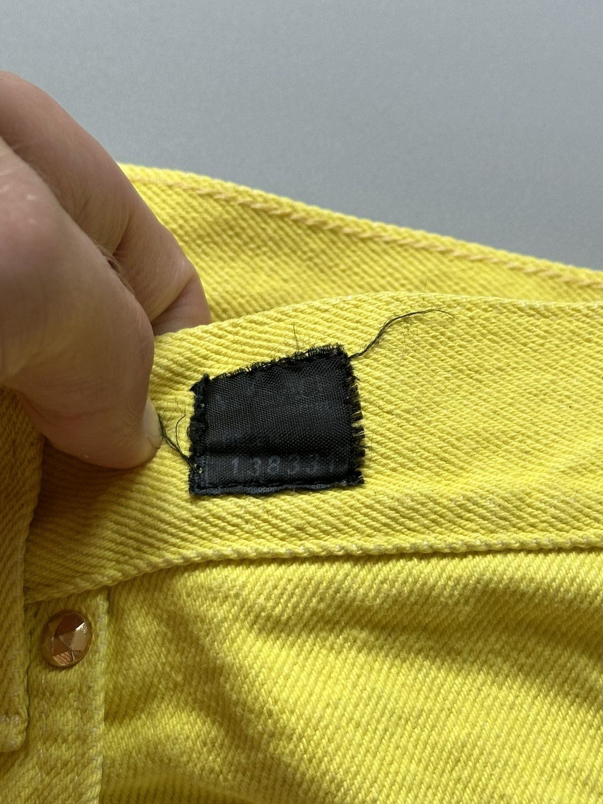 Versace Jeans Couture Vintage Y2K Versace Jeans Couture Yellow Pants Trousers 30 Size 30" / US 8 / IT 44 - 9 Thumbnail