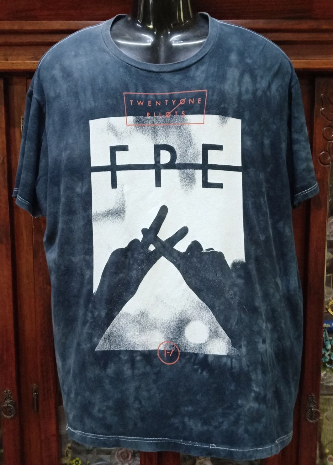 Band Tees Twenty One Pilots FPE Tie-dye T-shirt Size US XL / EU 56 / 4 - 1 Thumbnail