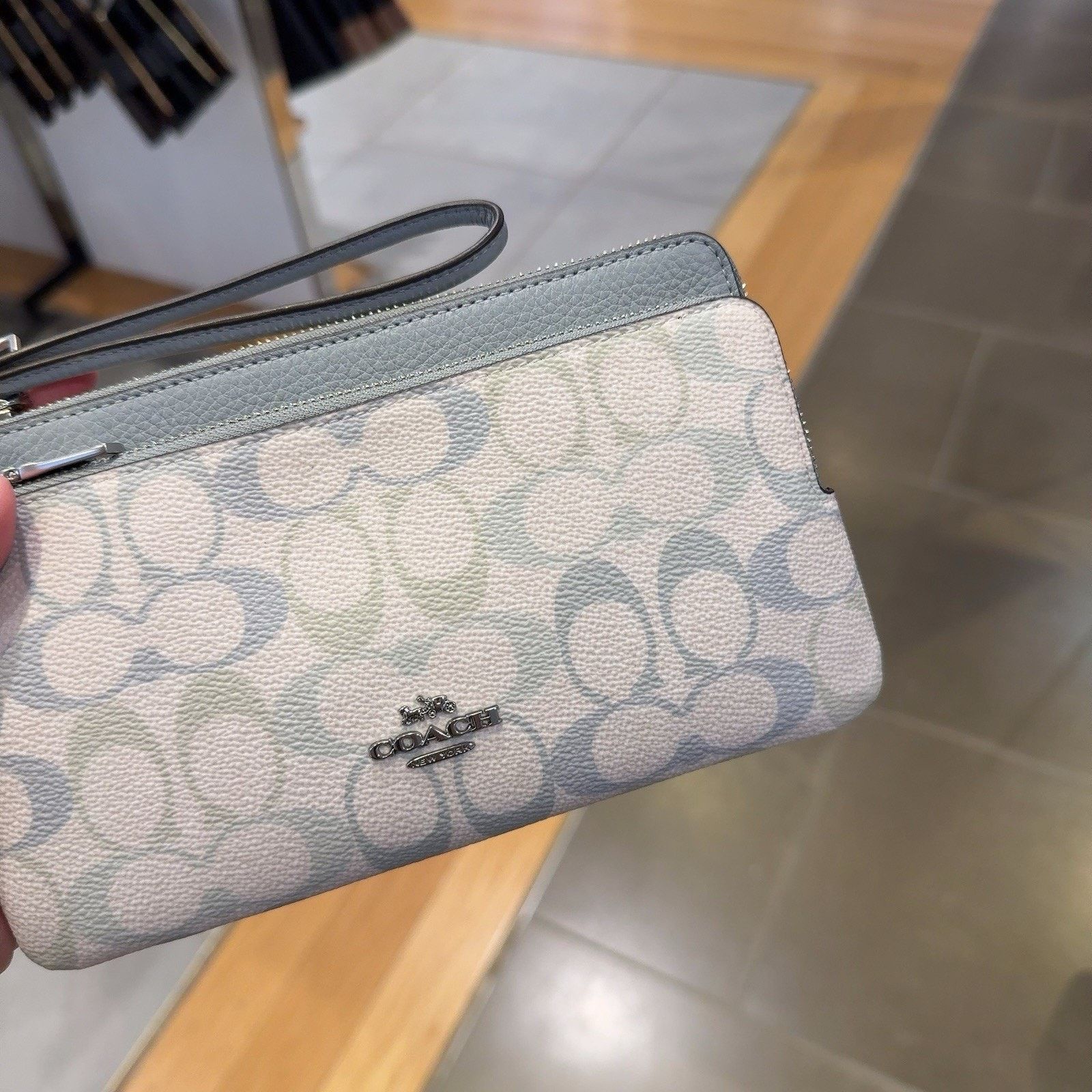 Coach NWT Coach Double Zip Wristlet Pretty CEF62 Silver/Chalk/Blue Size ONE SIZE - 3 Thumbnail