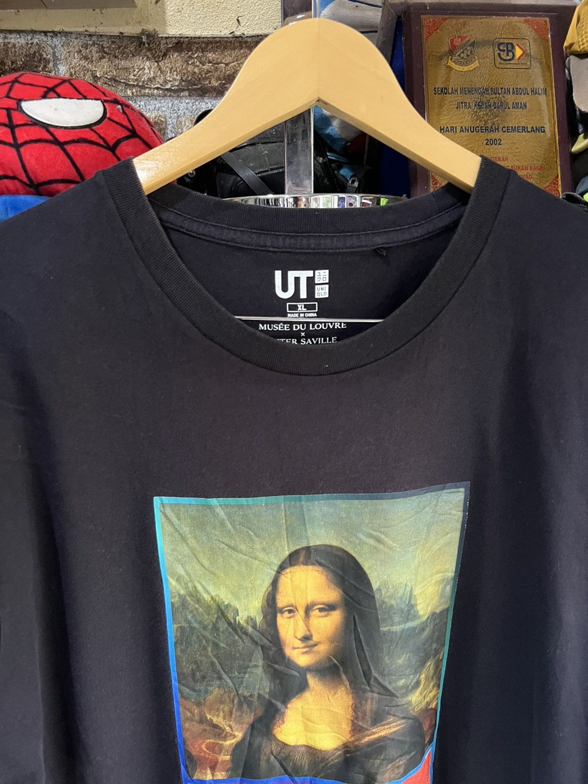 Japanese Brand 🔥Rare Uniqlo x Musee Du Louvre x Peter Saville Monalisa Size US L / EU 52-54 / 3 - 3 Thumbnail