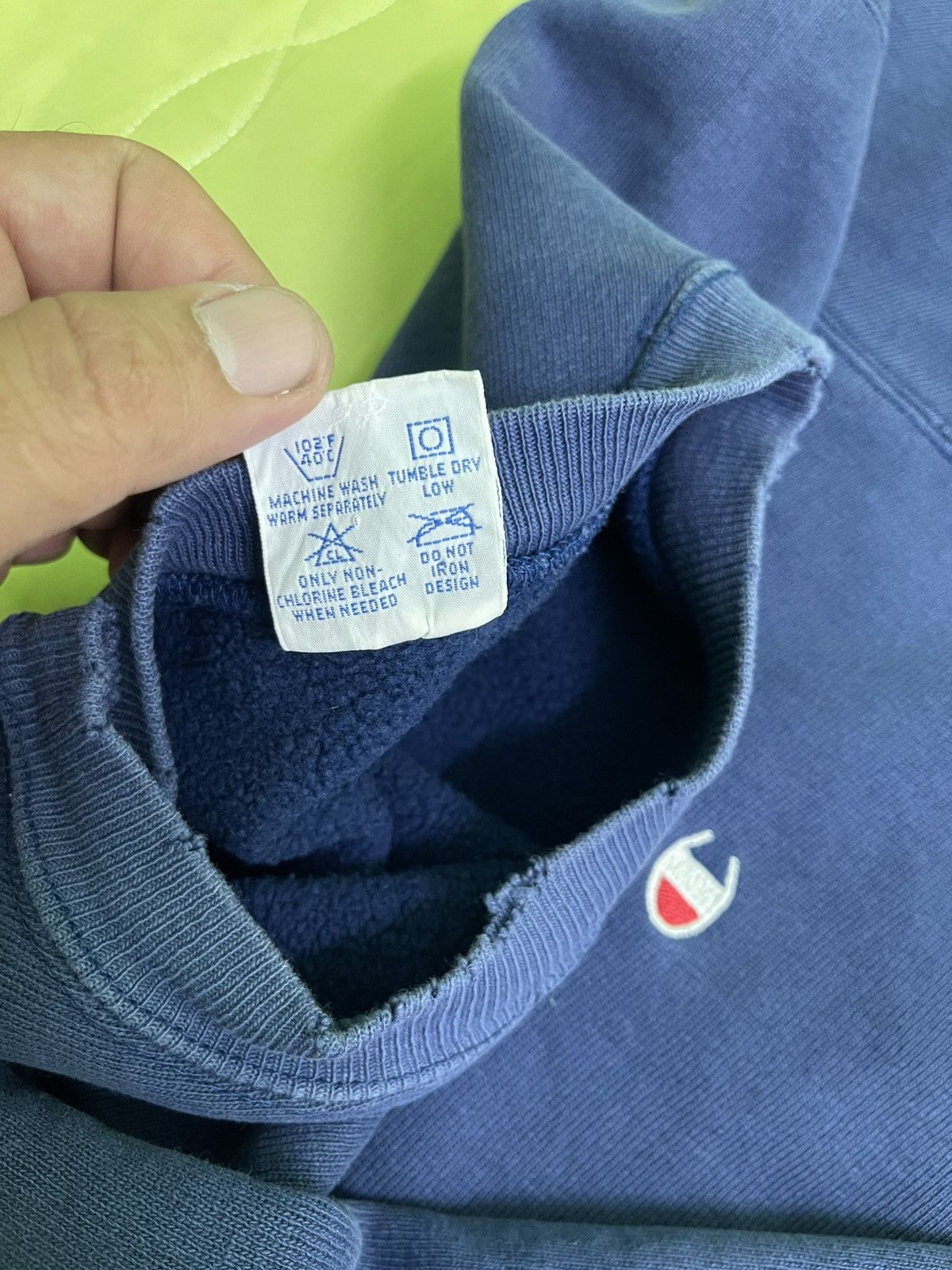 Champion Vintage Champion Reverse Weave Small Logo Blue Sweatshirt Size US L / EU 52-54 / 3 - 13 Thumbnail