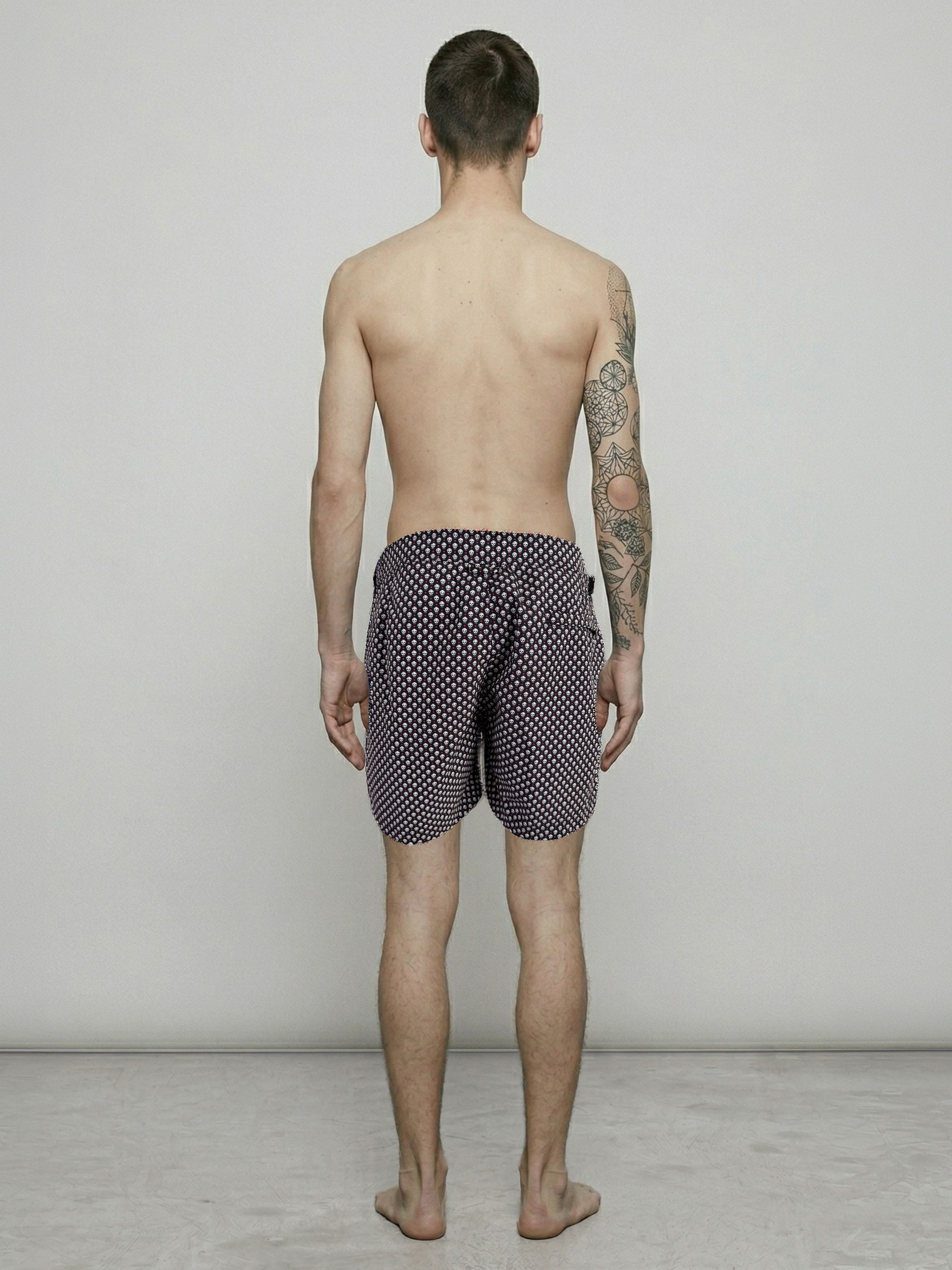 Alexander McQueen All Over Skull Swim Trunks Size US 32 / EU 48 - 14 Thumbnail