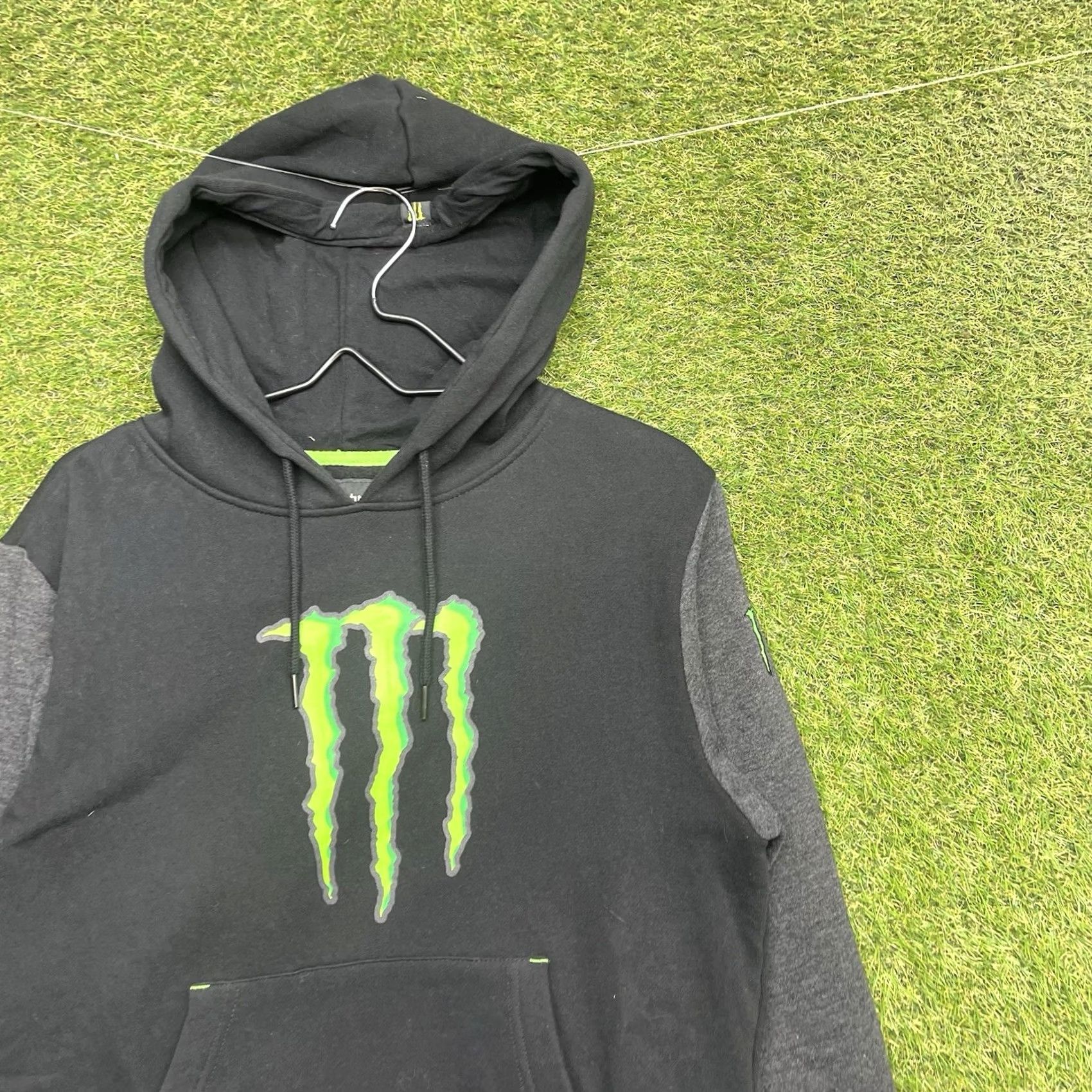 Vintage VINTAGE Monster Energy Hoodie Mens M Black 2000s Grunge Logo Pockets Hooded Zip Regular Fit Sweatshirt Size US M / EU 48-50 / 2 - 3 Thumbnail
