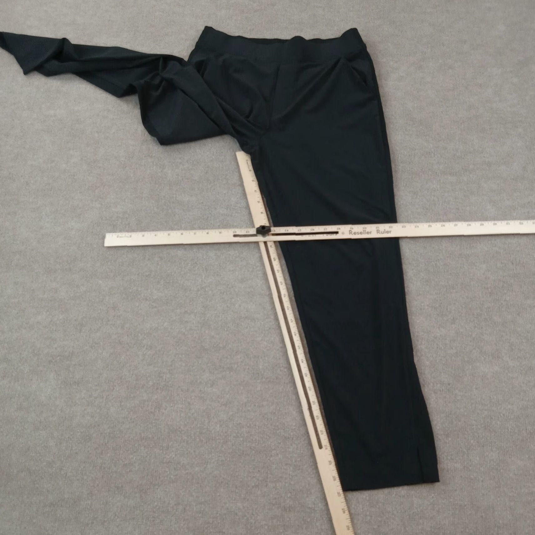 Athleta Athleta Women's Black Elastic Waist Straight Leg Sweatpants Size 8 Size 30" / US 8 / IT 44 - 2 Thumbnail