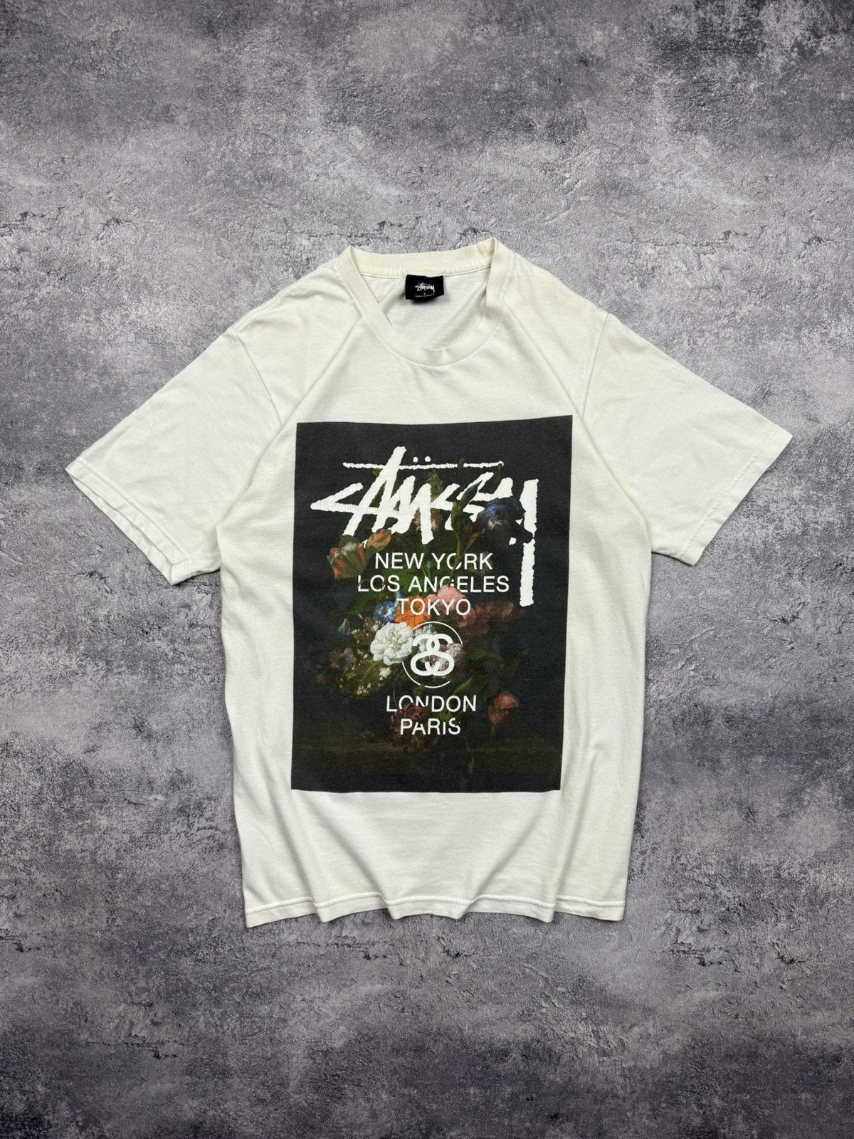 Stussy Stussy World Tour Flowers Big Logo Y2K T-Shirt Rare Size US S / EU 44-46 / 1 - 1 Thumbnail