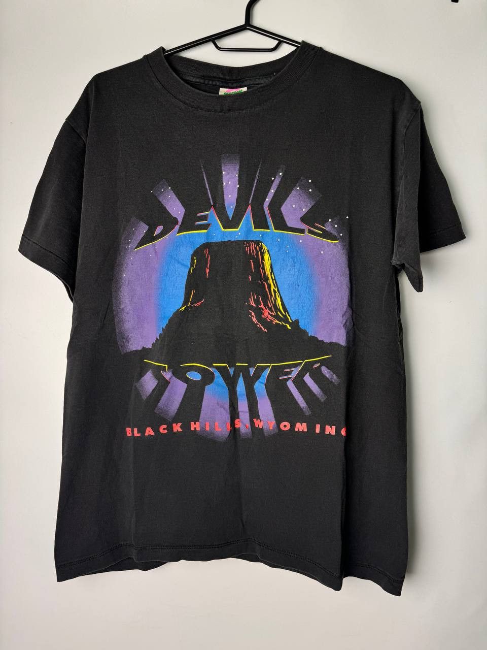 Band Tees × Vintage Vintage 90s Devils Tower black hills wyoming t-shirt Size M Size US M / EU 48-50 / 2 - 1 Thumbnail