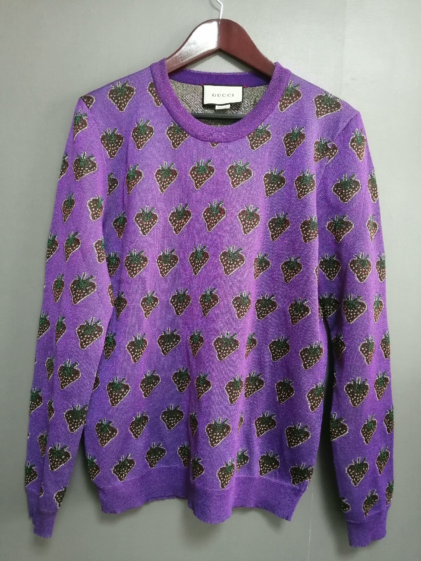 Gucci Gucci Strawberry Purple Knit Sweater Size M / US 6-8 / IT 42-44 - 1 Thumbnail