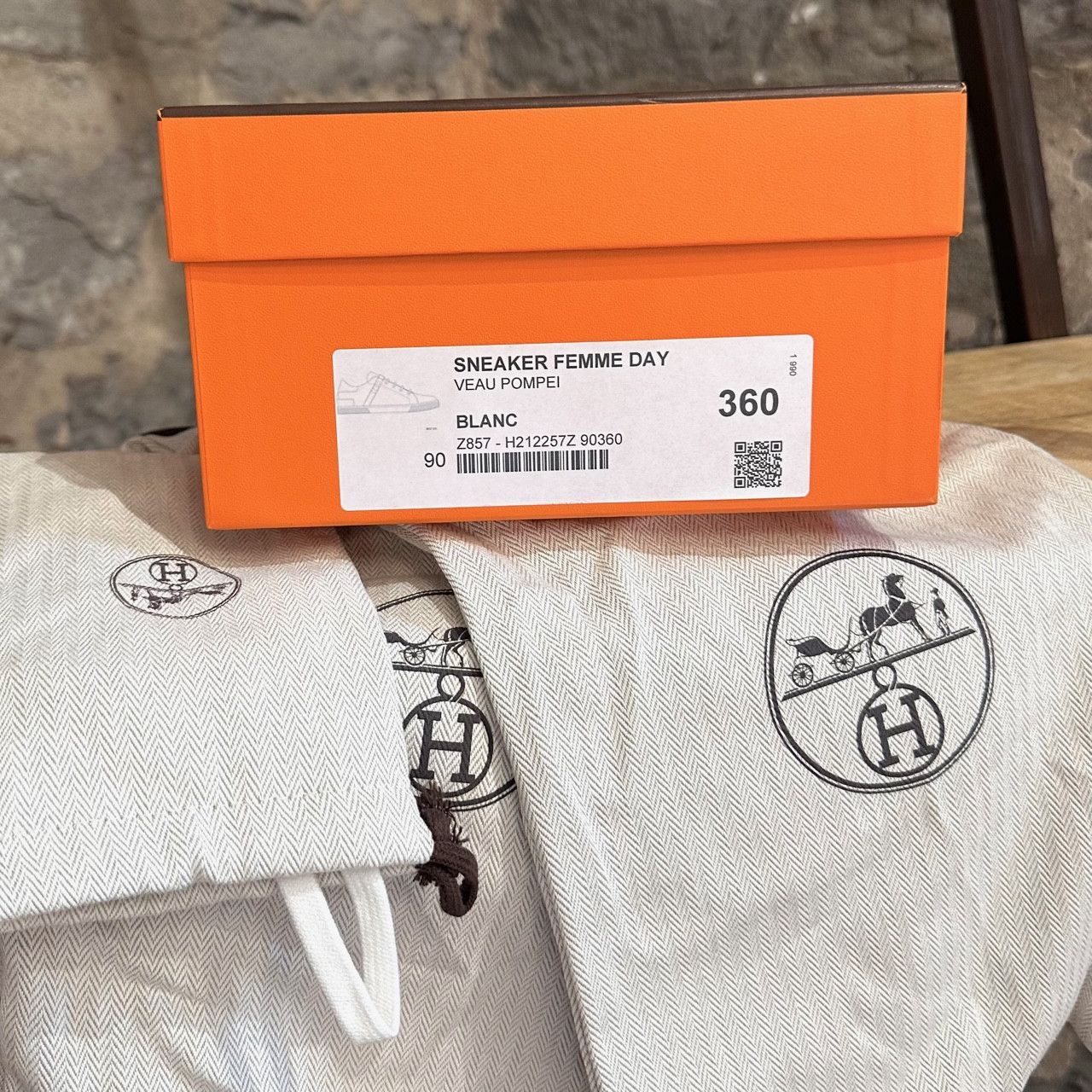 Hermes Hermès White Leather Femme Day Kelly Accent Sneakers Size US 6 / IT 36 - 13 Thumbnail