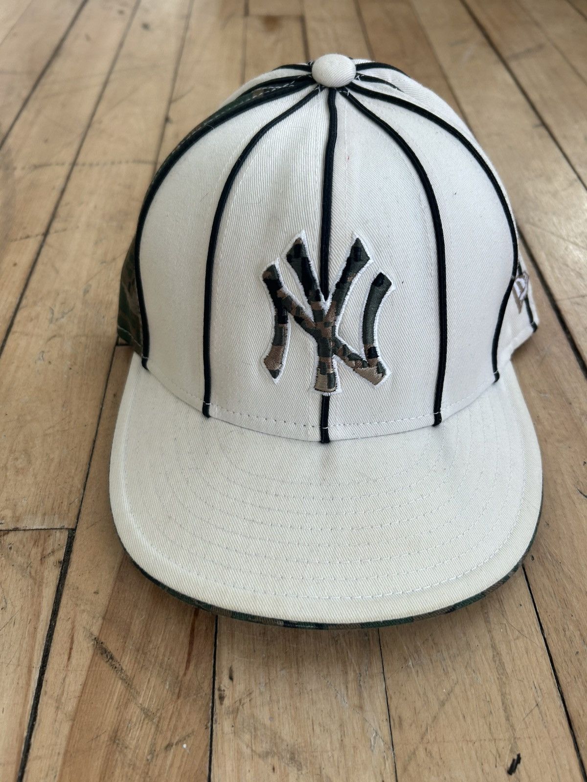 New Era Vintage New Era Yankees Camo Logo Fitted Cap Size ONE SIZE - 1 Thumbnail