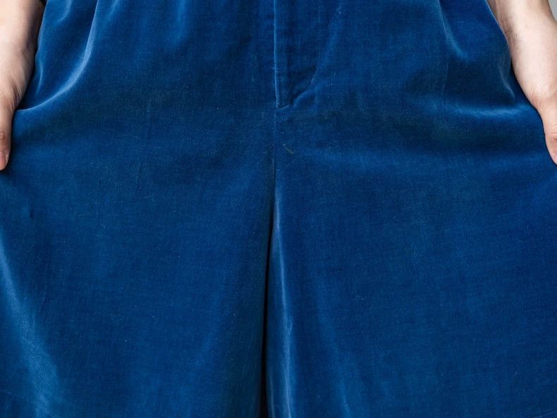 Comme des Garcons Comme Des Garcons size M Blue velvet wide-leg shorts Size 22" - 4 Thumbnail