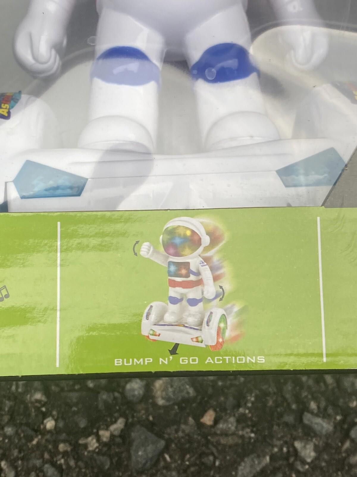 Stampd VIVITAR Robo Light Up Space Flyer Music, Bump N Go, Light Up Size ONE SIZE - 5 Thumbnail