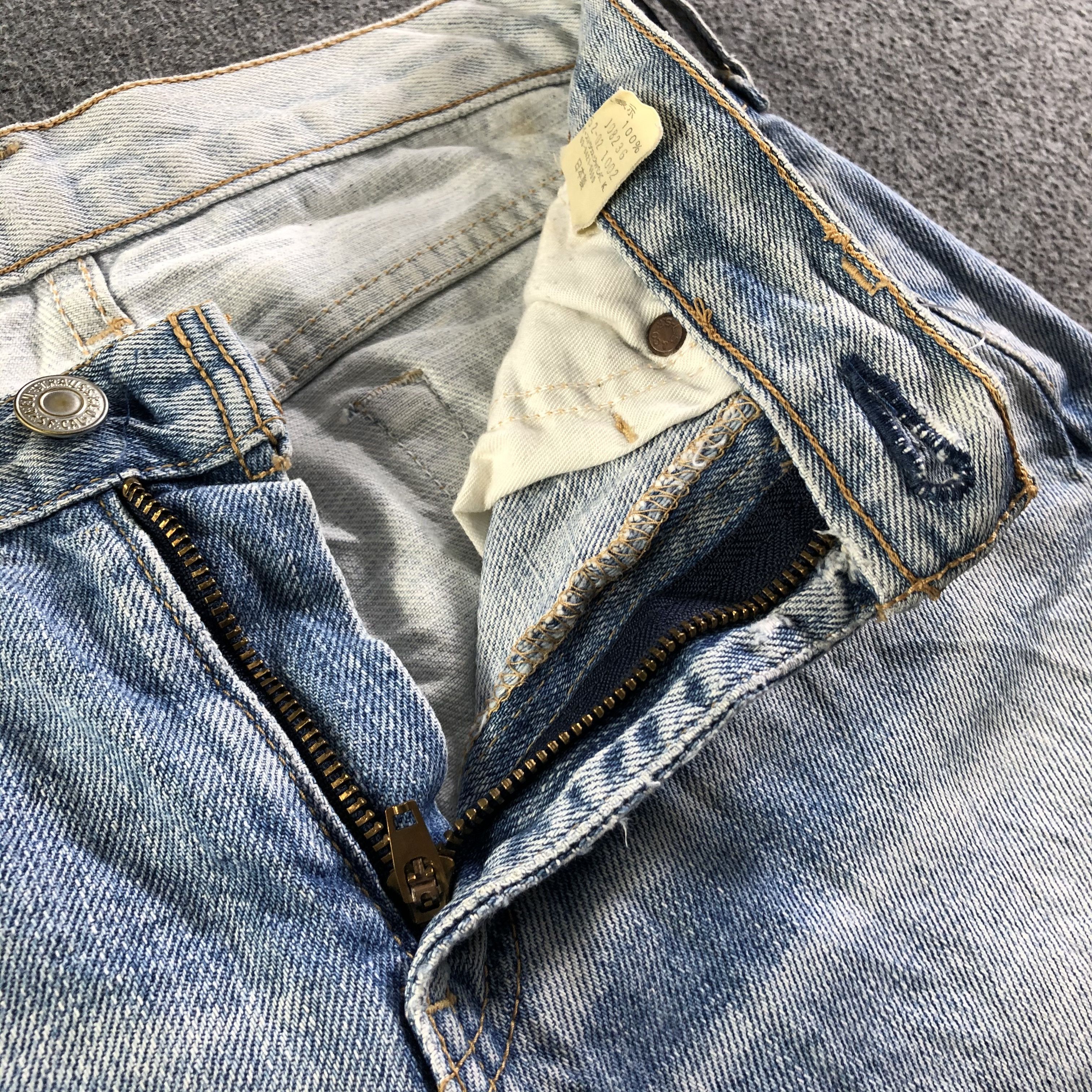 Levi's 90s Vintage Light Wash Levis Jeans-J4584 Size US 27 - 8 Thumbnail