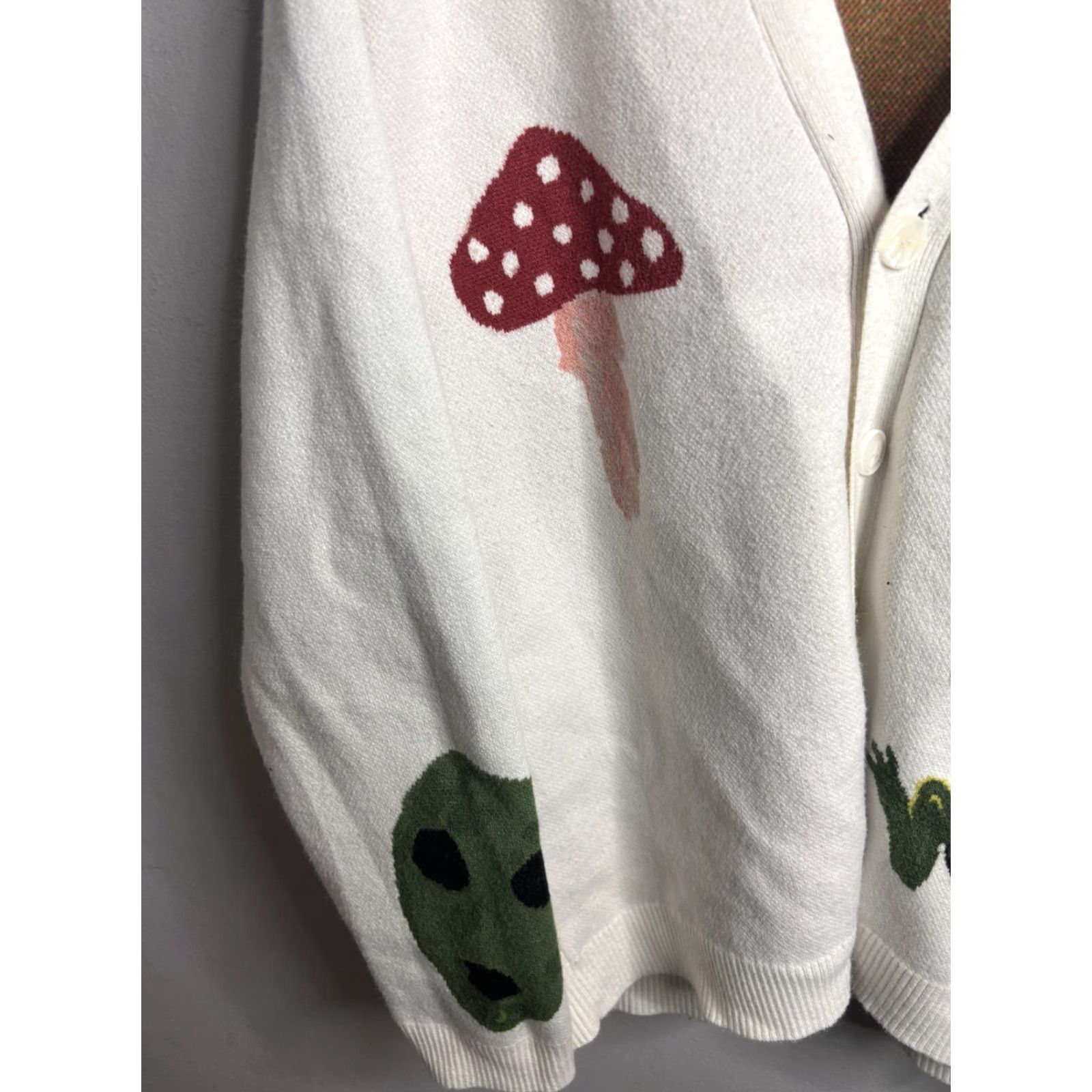 Vintage Coney Island Picnic Cardigan Sweater Mens Large White Graphic Frog Mushroom Size US L / EU 52-54 / 3 - 3 Thumbnail