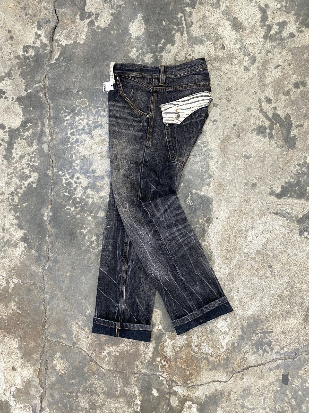semanticdesign Semantic Design Distressed Harajuku Tigerskin Size US 35 - 1 Thumbnail