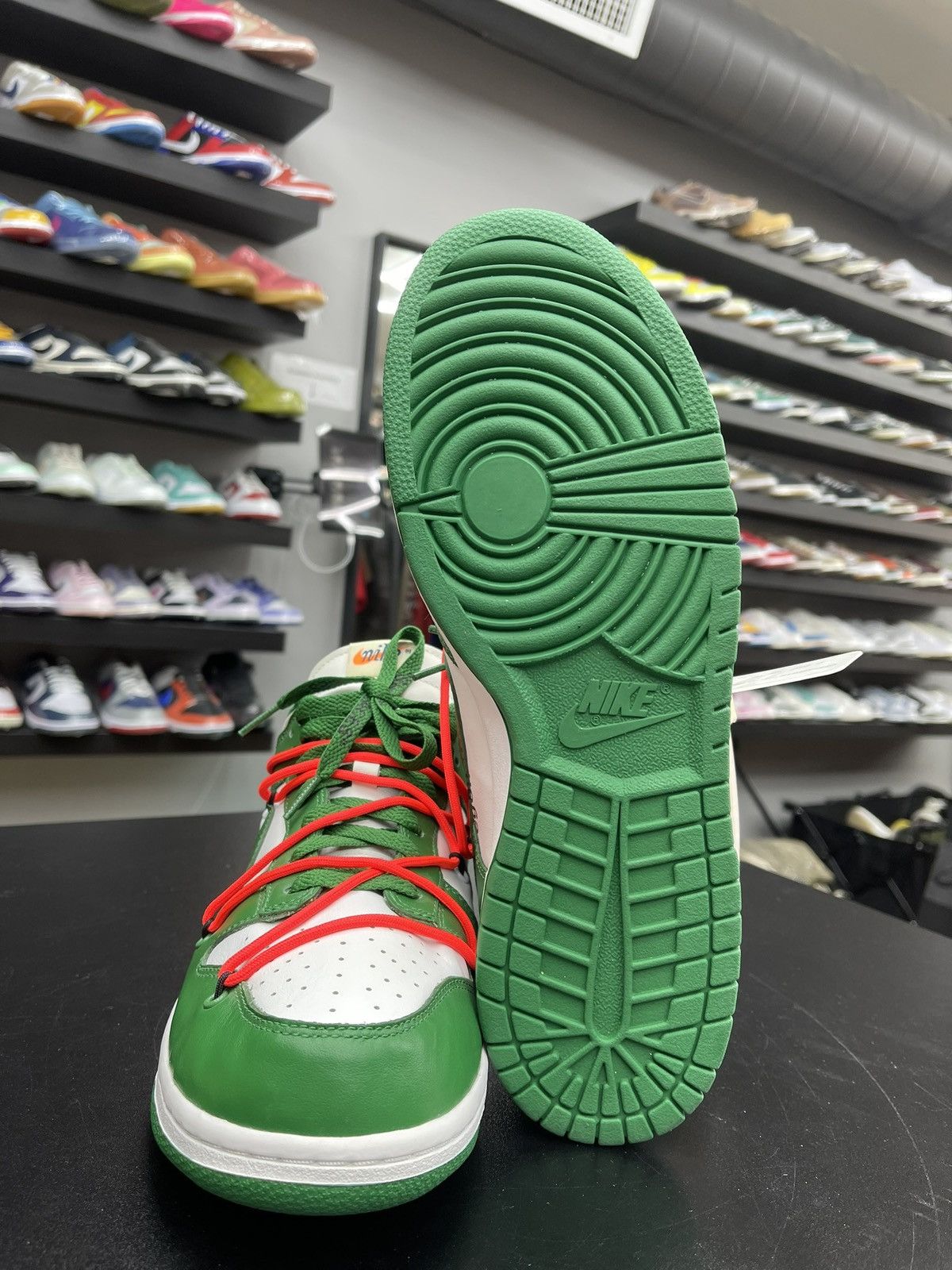 Nike × Off-White Size 11 - Nike Dunk Low Off White Pine Green Size US 11 / EU 44 - 8 Thumbnail