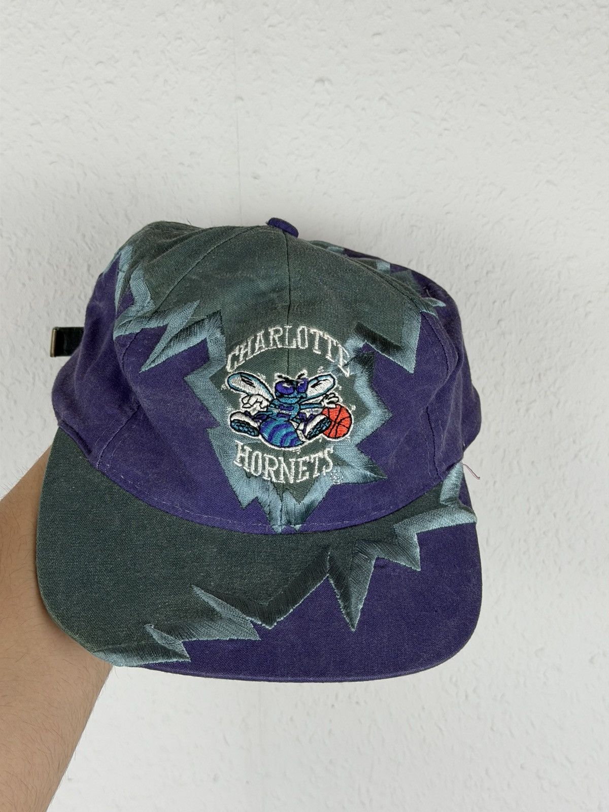 Drew Pearson CHARLOTTE HORNETS Vintage 90s Drew Pearson Snapback Hat Size ONE SIZE - 5 Thumbnail