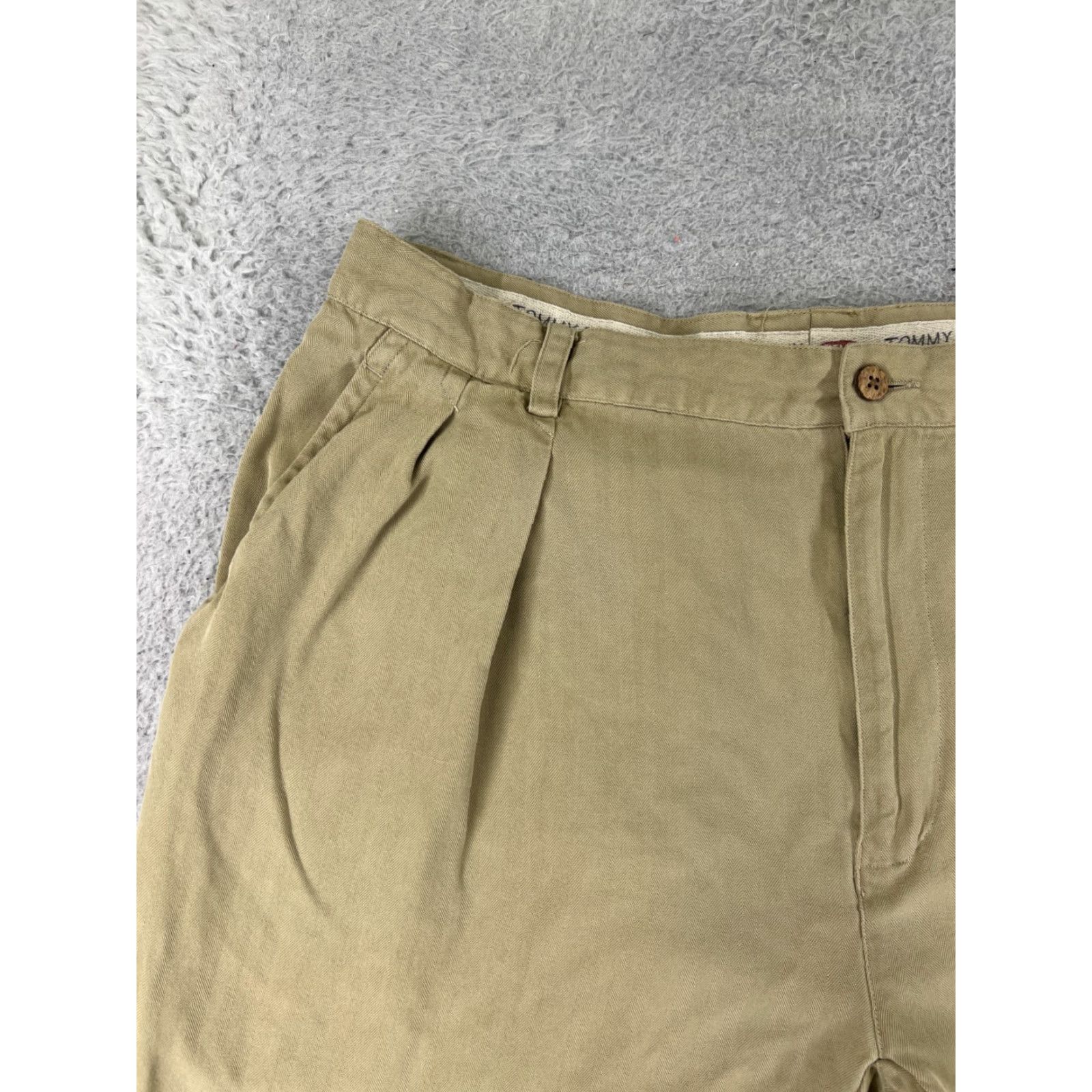 Tommy Bahama Tommy Bahama Shorts Men 38 Beige Pleated Bermuda Silk Blend Casual Cargo Pockets 9in Inseam Beach Aloha Mens Size US 38 / EU 54 - 4 Thumbnail