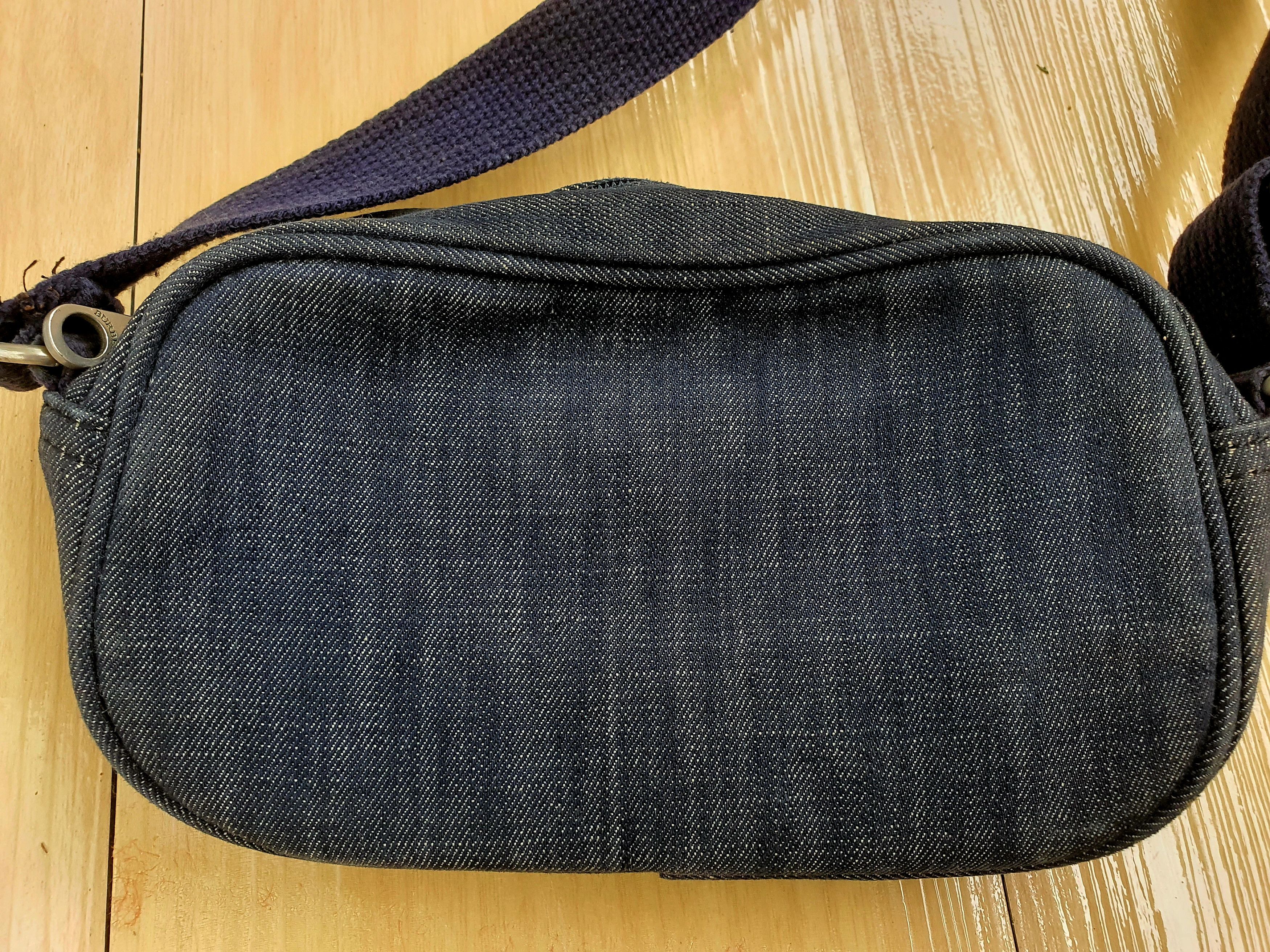 Burberry Burberry Bear Case Sling Bag Size ONE SIZE - 3 Thumbnail