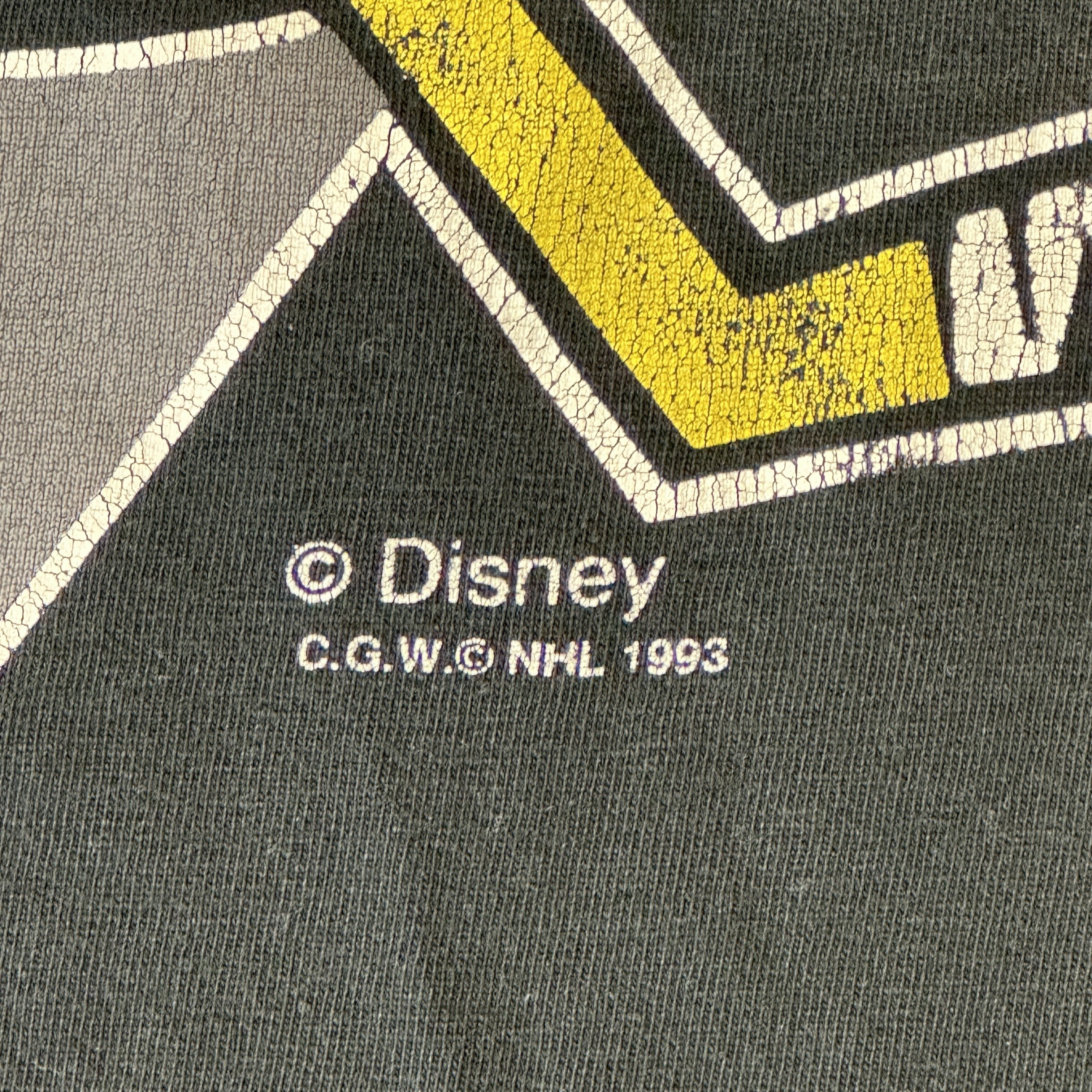 Disney Vintage Anaheim Mighty Ducks Cracked Graphic Hockey T-Shirt Size L 1993 Size US L / EU 52-54 / 3 - 3 Thumbnail