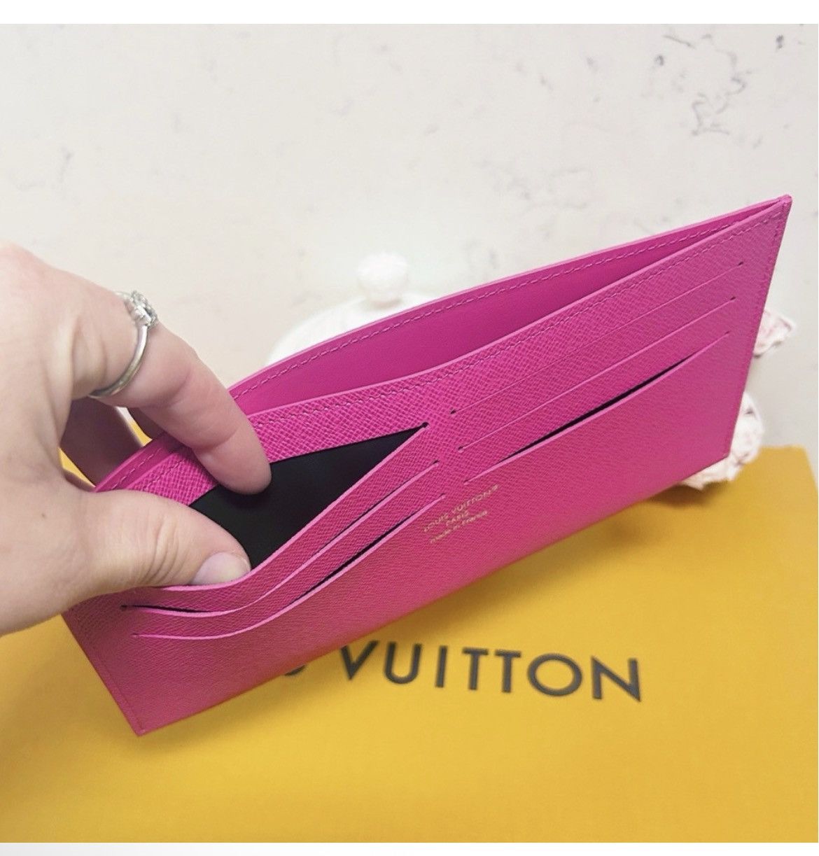 Louis Vuitton Authentic Louis Vuitton NEW Kirigami Card Holder FLUO Pink Size ONE SIZE - 5 Thumbnail