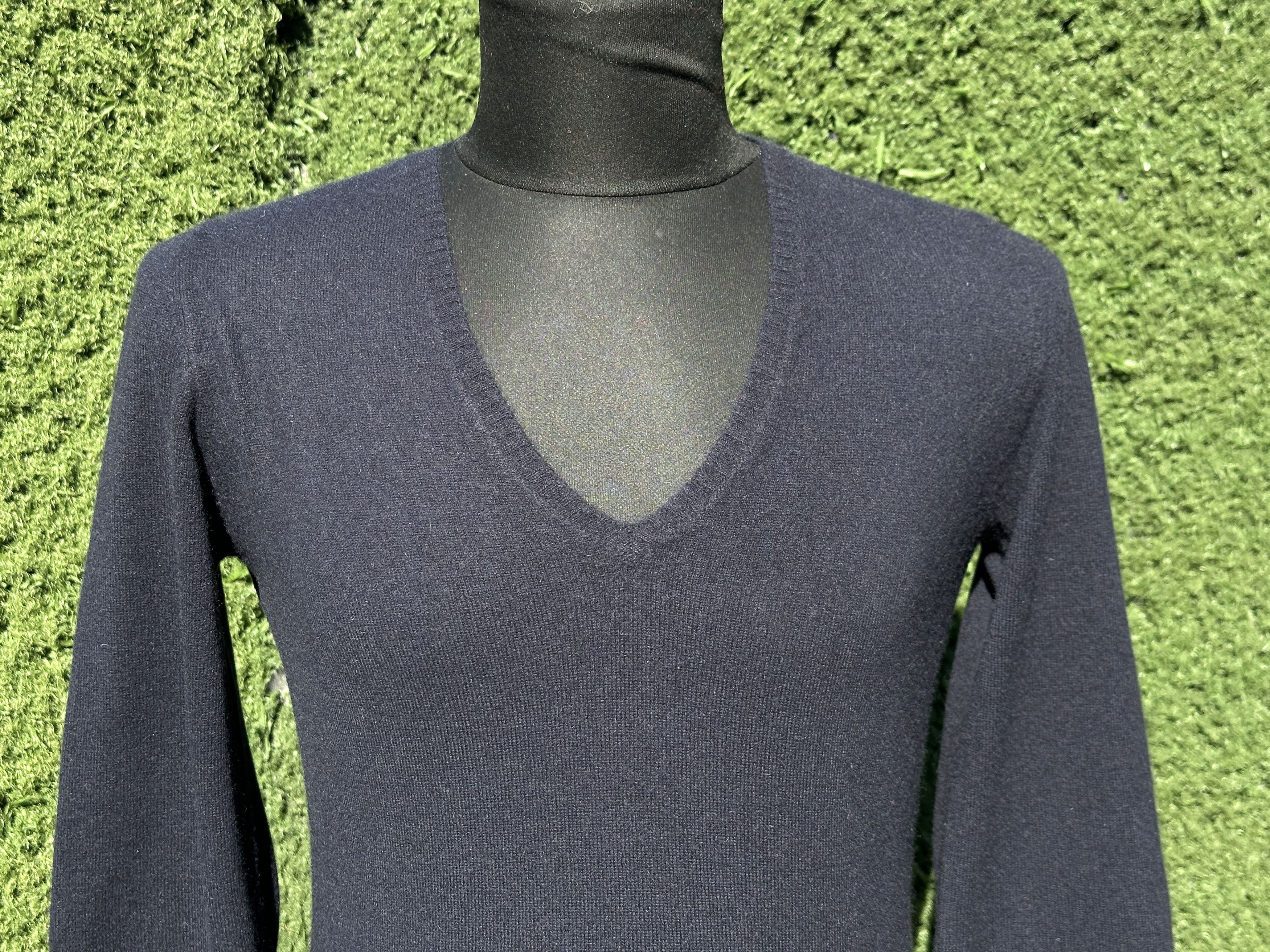 Loro Piana Loro Piana Cashmere V Neck Sweater Elbow Patches Size 46 M Size L / US 10 / IT 46 - 7 Thumbnail
