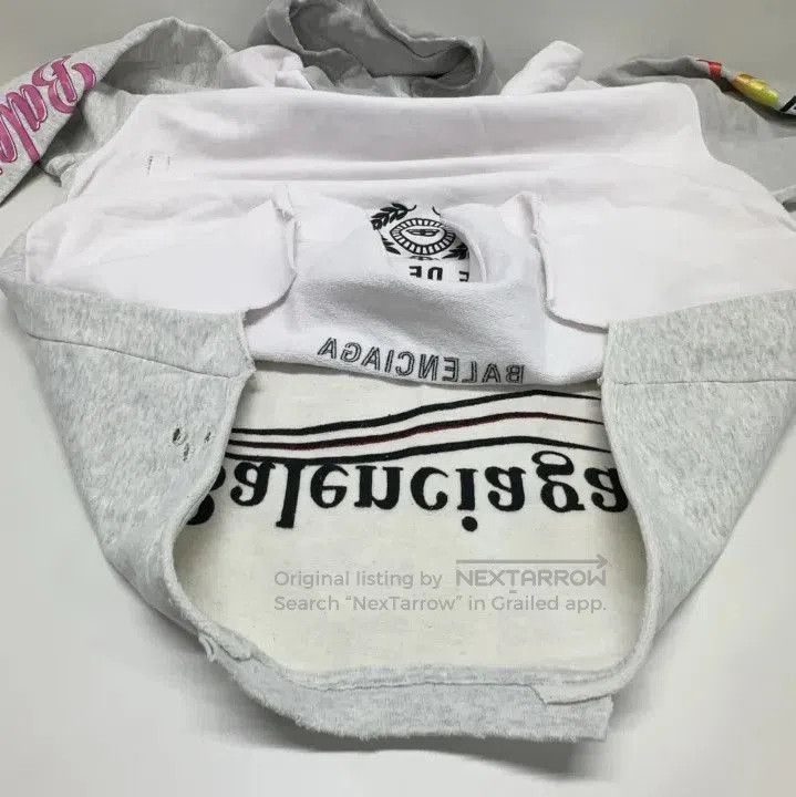 Balenciaga Balenciaga White Logo Graphic Hoodie for Men. Size US M / EU 48-50 / 2 - 6 Thumbnail