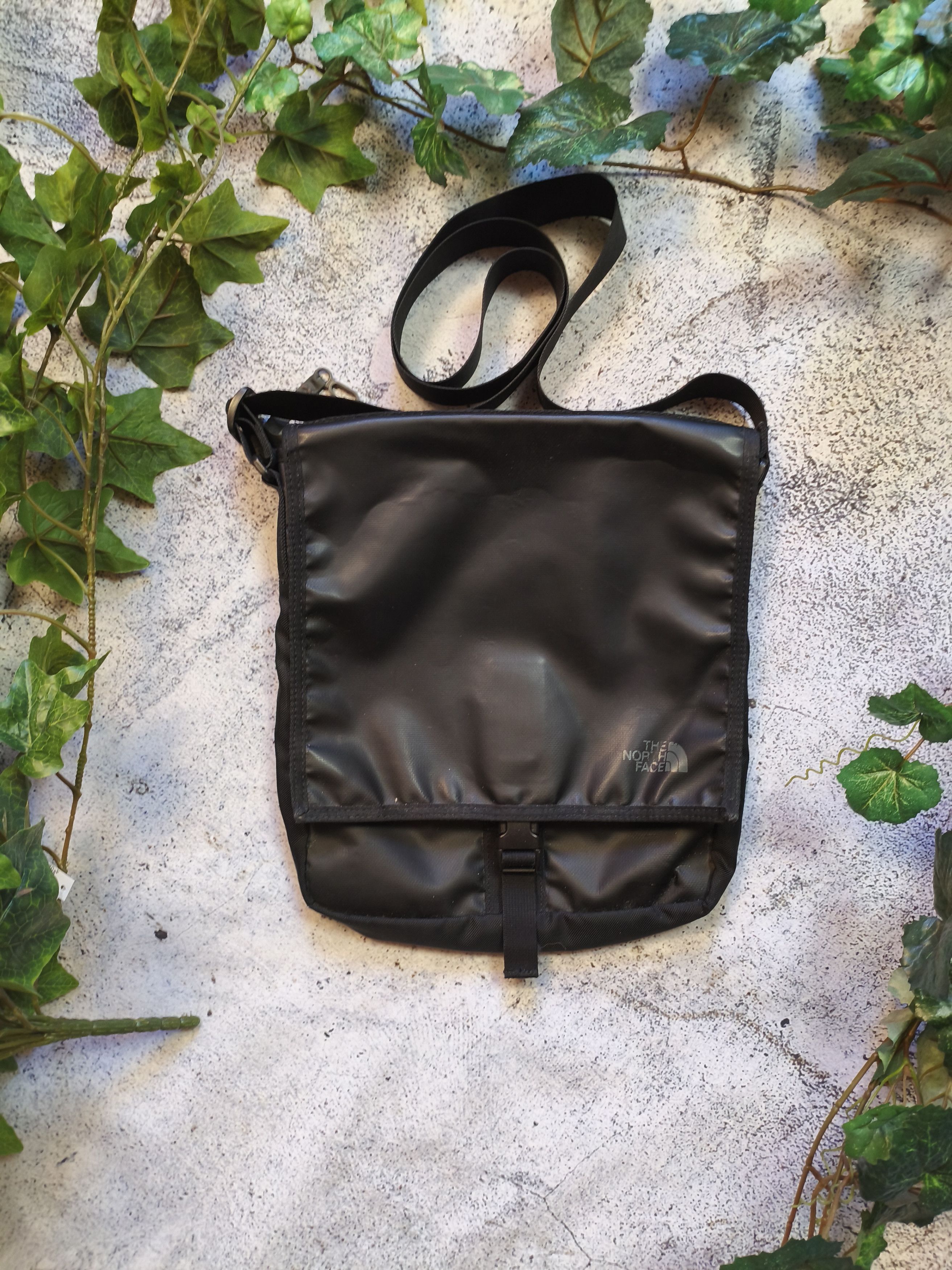 The North Face North Face Base Camp Messenger Bag Size ONE SIZE - 1 Thumbnail