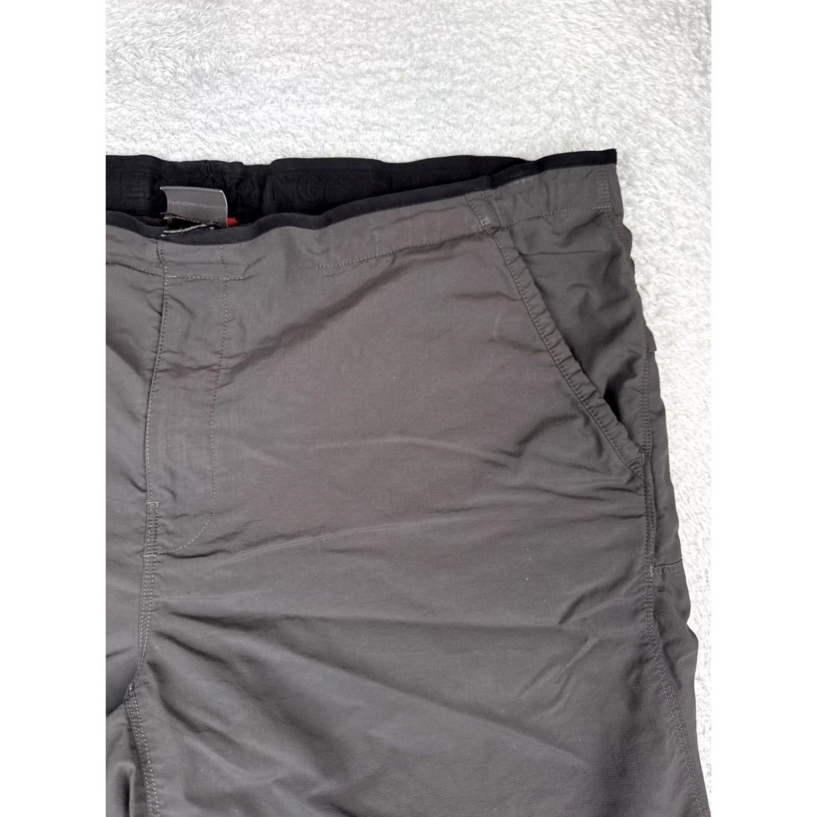 The North Face The North Face Shorts Mens Medium Gray Microfiber 10 Inseam Elastic Waist Casual Size US 31 - 5 Thumbnail