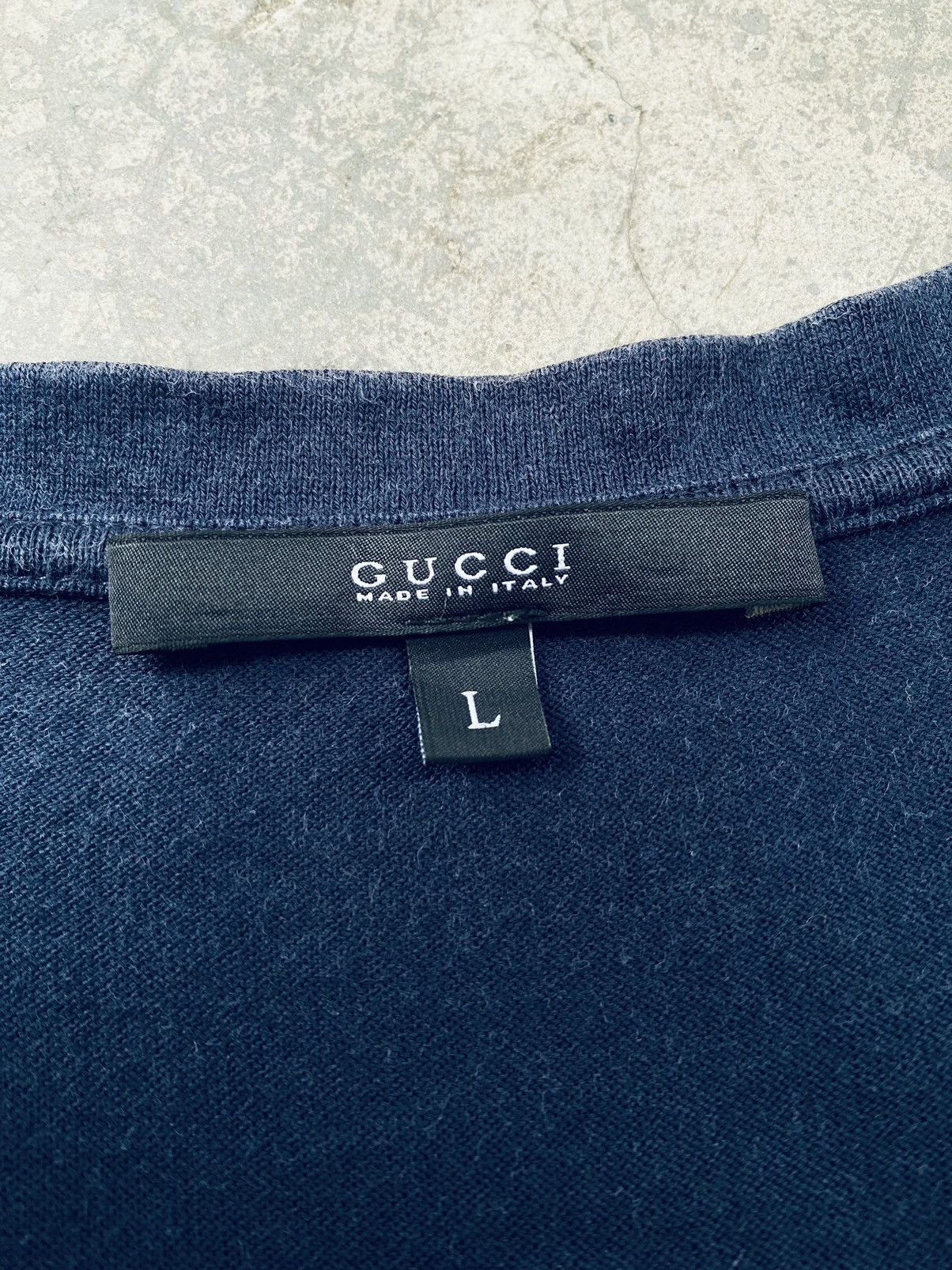 Gucci Vintage Gucci V-Neck Faded Tees Size US S / EU 44-46 / 1 - 7 Thumbnail