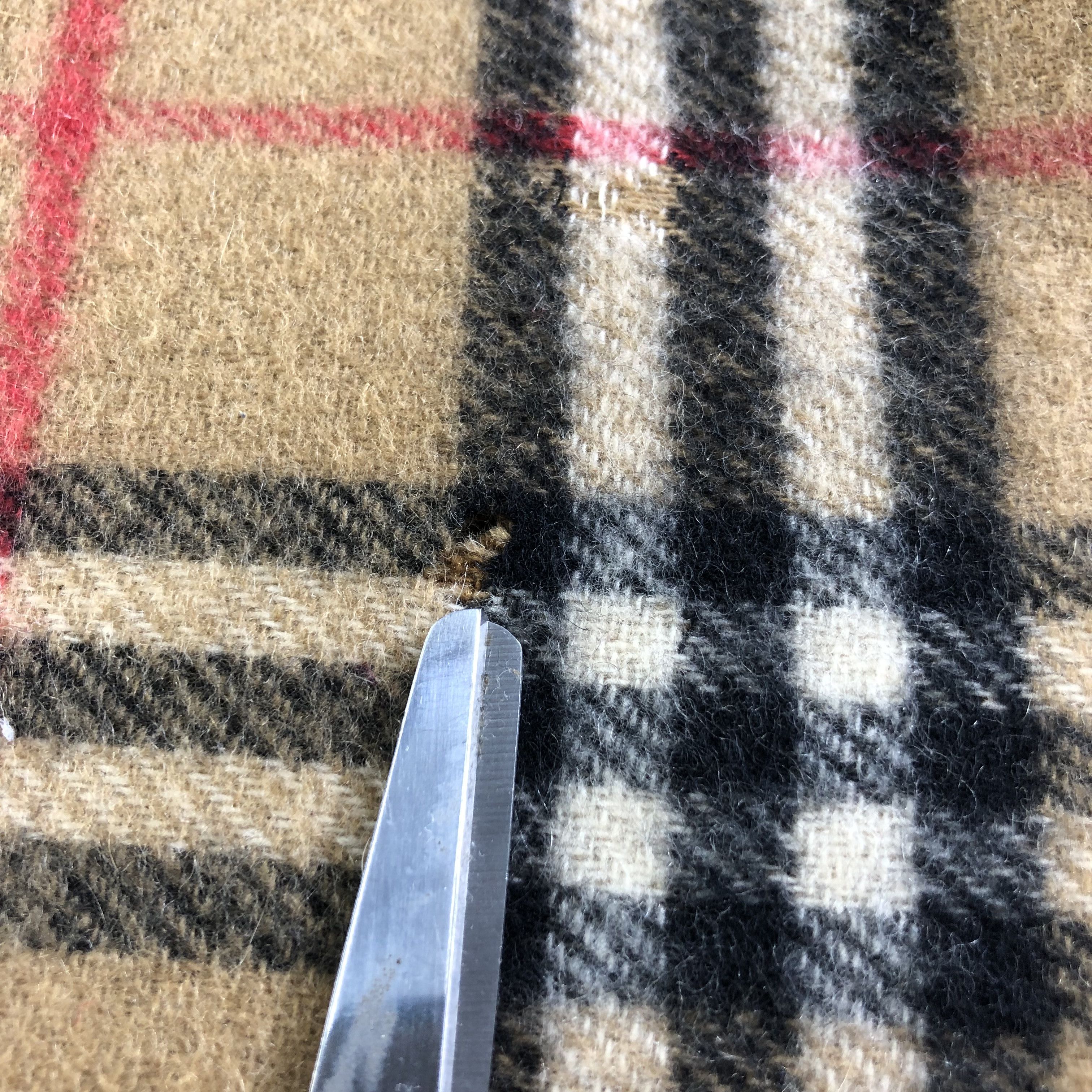 Burberry Burberrys Nova Check Tan Cashmere Scarf Muffler V1781 Size ONE SIZE - 6 Thumbnail