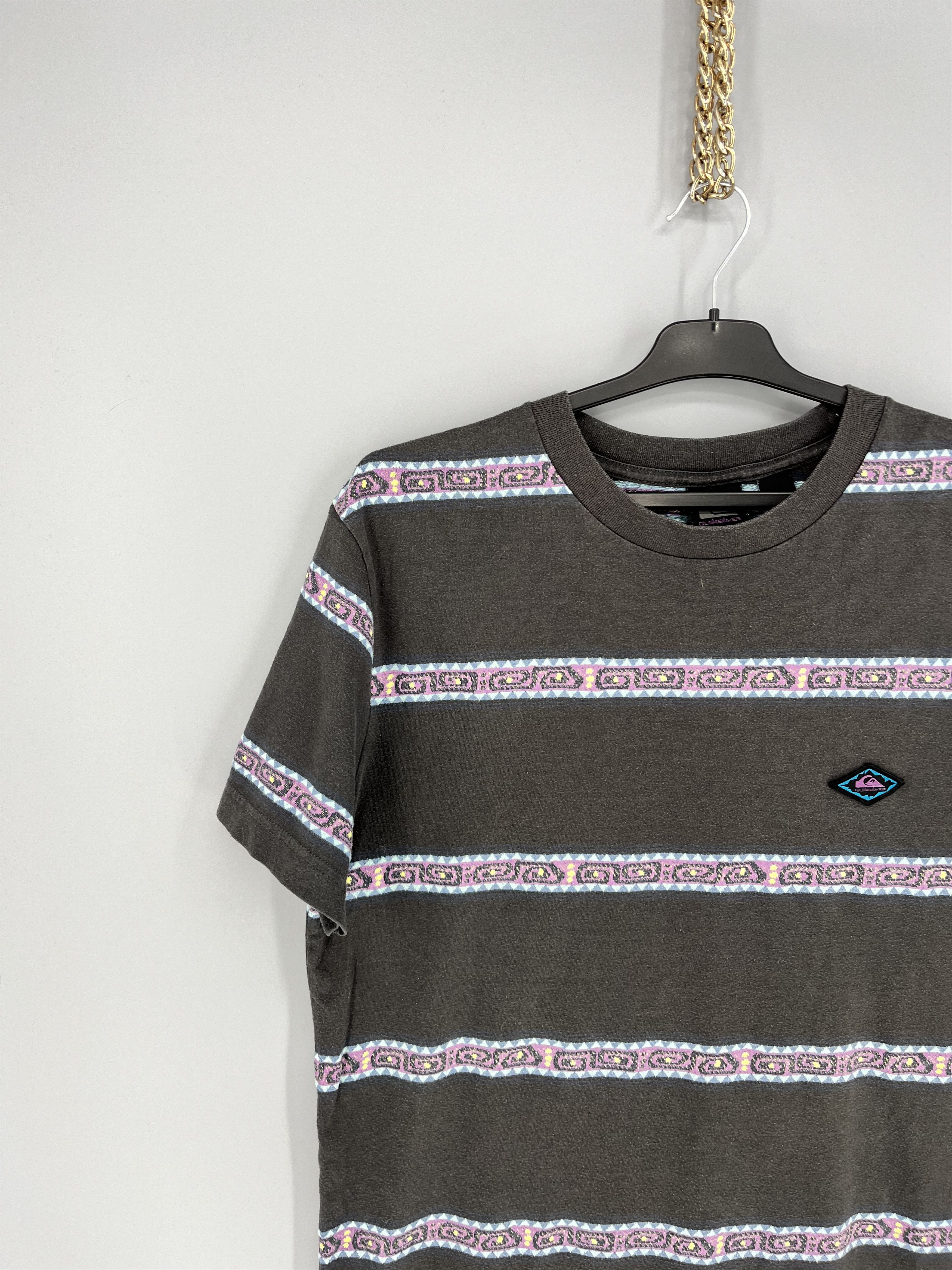 Quiksilver Vintage Quiksilver monogram T-Shirt Size M White Surf Skate Size US M / EU 48-50 / 2 - 4 Thumbnail