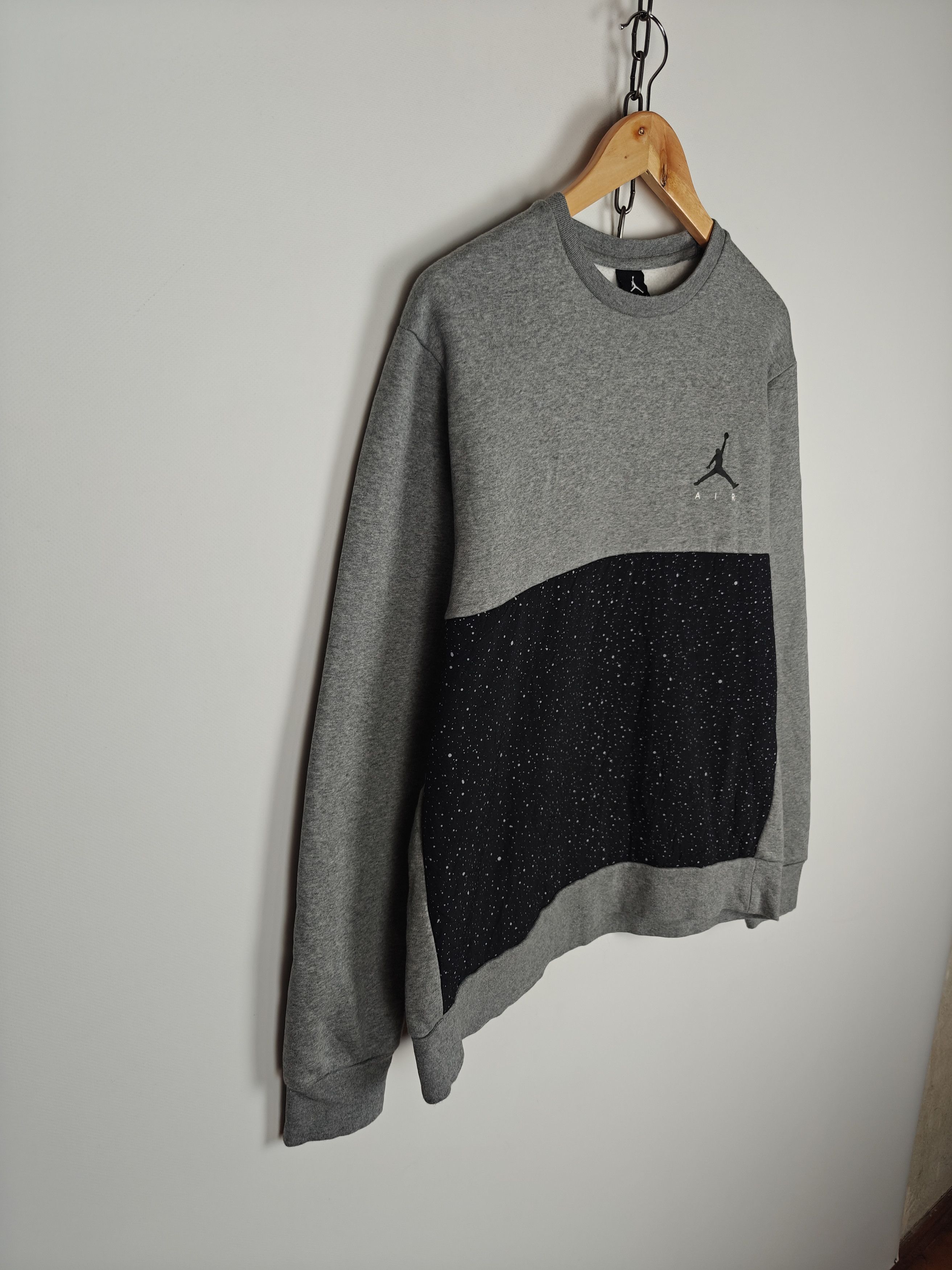 Jordan Brand Nike Air Jordan Sweatshirt Crewneck Pullover Gray size L Size US L / EU 52-54 / 3 - 5 Thumbnail
