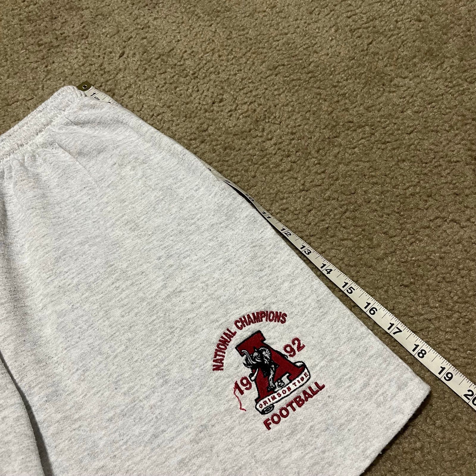 Other Vintage Alabama Crimson Tide 1992 National Champions Shorts Size US 30 / EU 46 - 8 Thumbnail