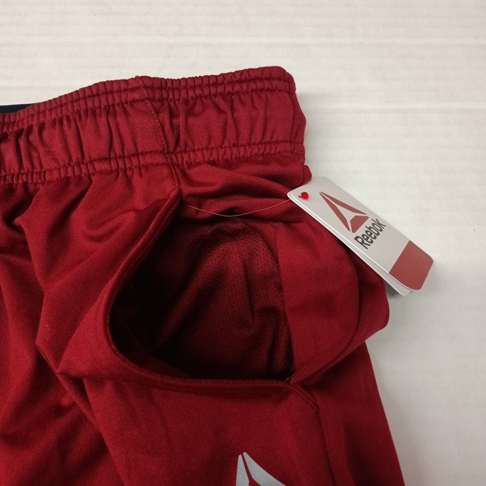 Reebok Reebok Delta Core Shorts Men’s Size L Large Red Pockets NWT Size US 34 / EU 50 - 2 Thumbnail