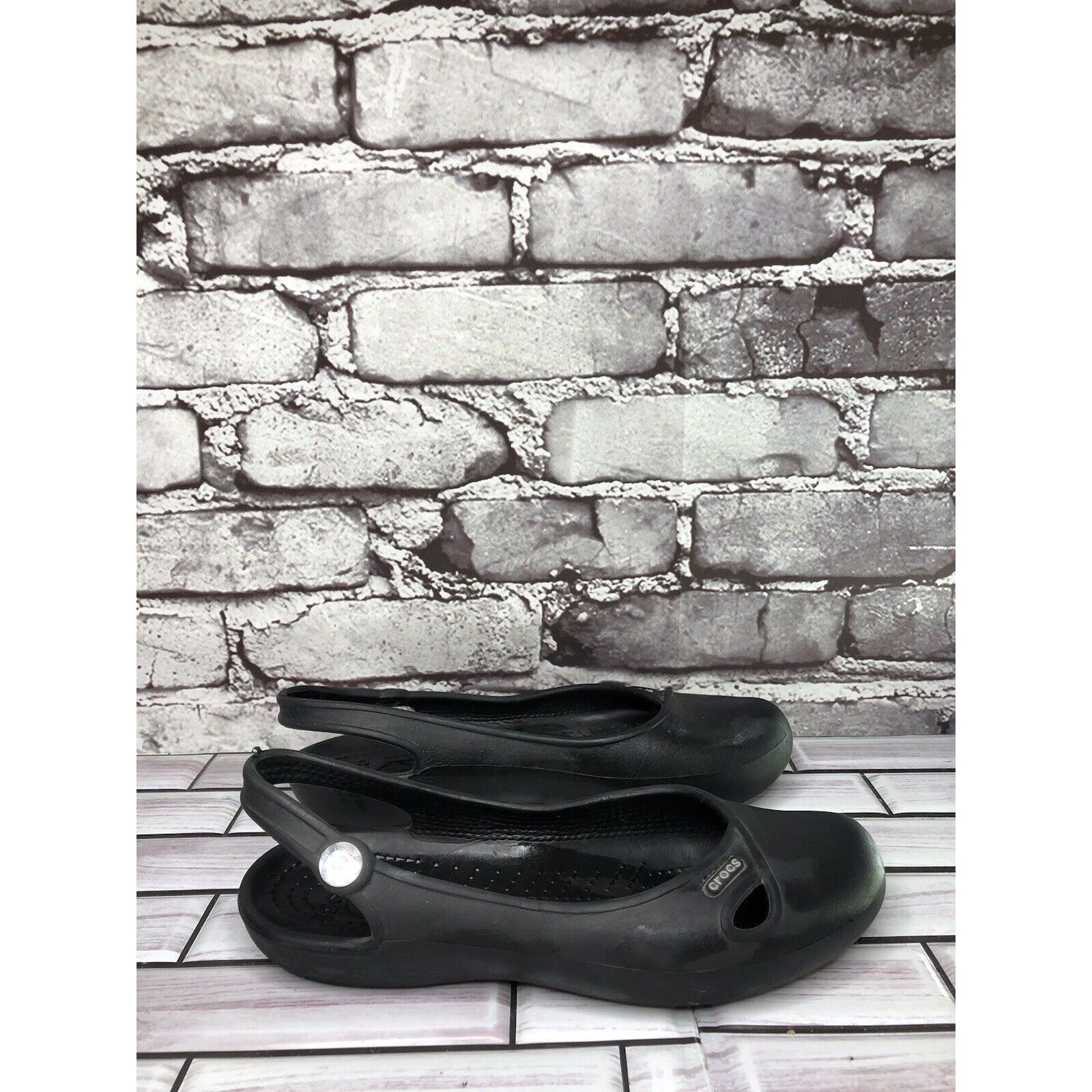 Crocs Crocs Jayna Black Rubber Comfort Casual Closed Toe Slingback Size US 5 / IT 35 - 3 Thumbnail