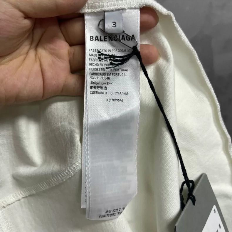 Balenciaga Balenciaga size 3 White Logo monogrammed printed crew neck Size US M / EU 48-50 / 2 - 4 Thumbnail