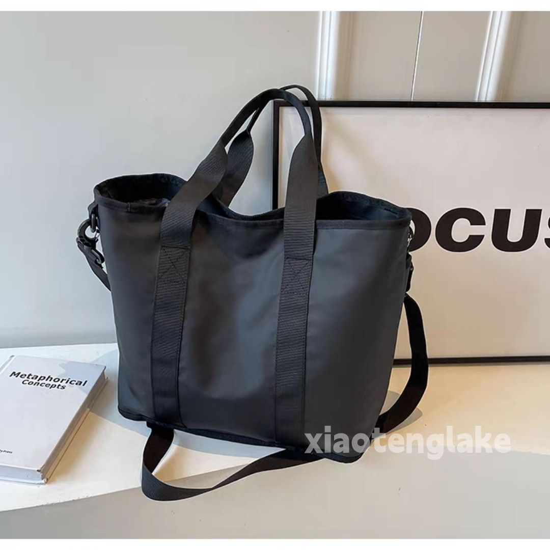 Japanese Brand crossbody 2way outdoor sports utility tote bag Size ONE SIZE - 5 Thumbnail