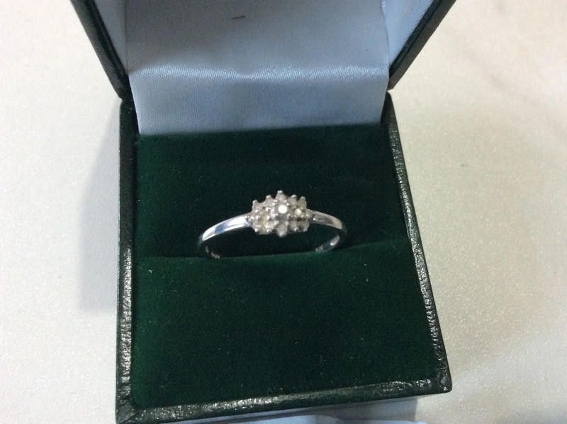 Other 9ct gold diamond set 4.4 g ring size O Size ONE SIZE - 2 Thumbnail