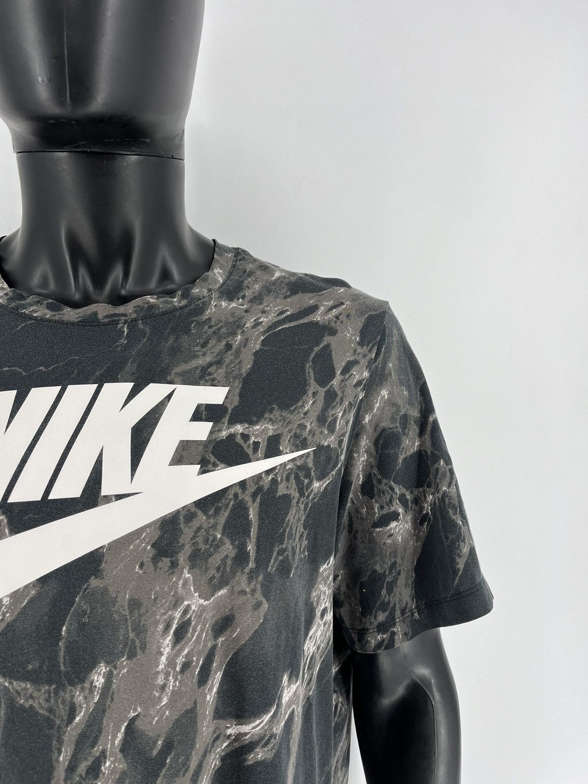 Nike × Vintage Nike Vintage Fire T-Shirt Y2K Nike Big Swoosh Streetwear Size US XL / EU 56 / 4 - 7 Thumbnail