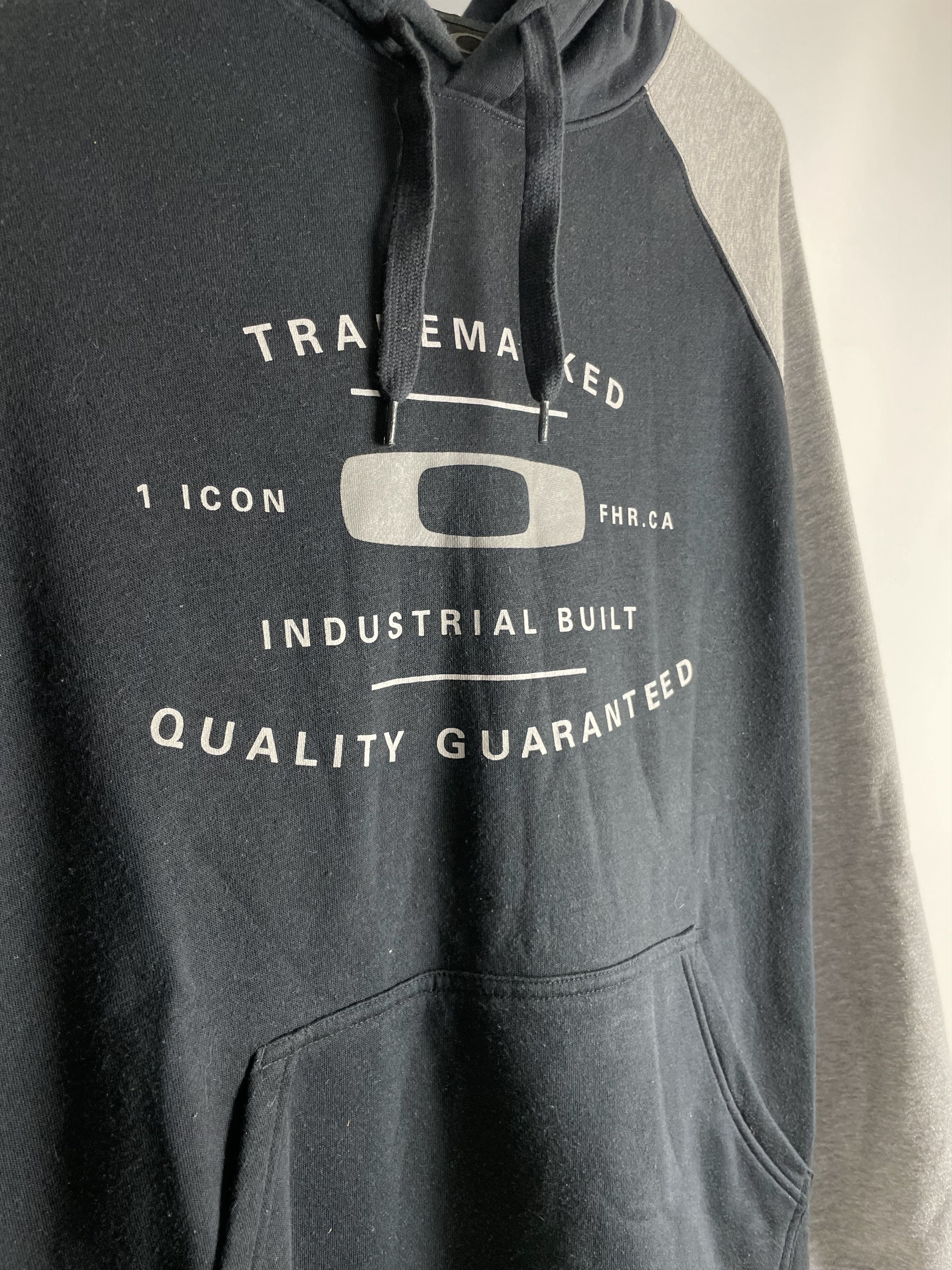 Oakley × Vintage Vintage 90s Oakley Hoodie Size US XL / EU 56 / 4 - 4 Thumbnail