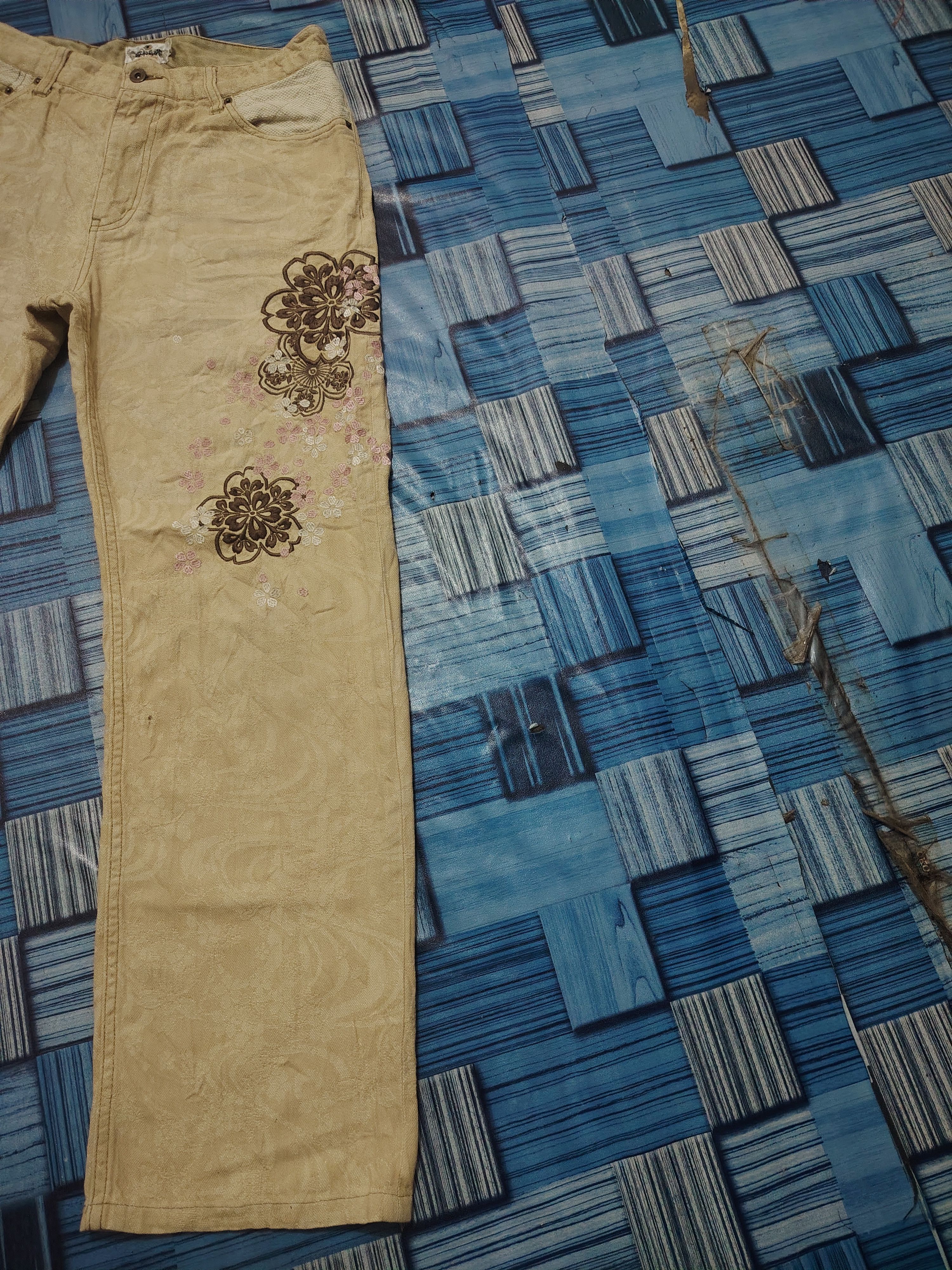 Karakuri Tamashii Rare Full Embroidered Japanese Sakura Flowers Jeans Size US 32 / EU 48 - 3 Thumbnail