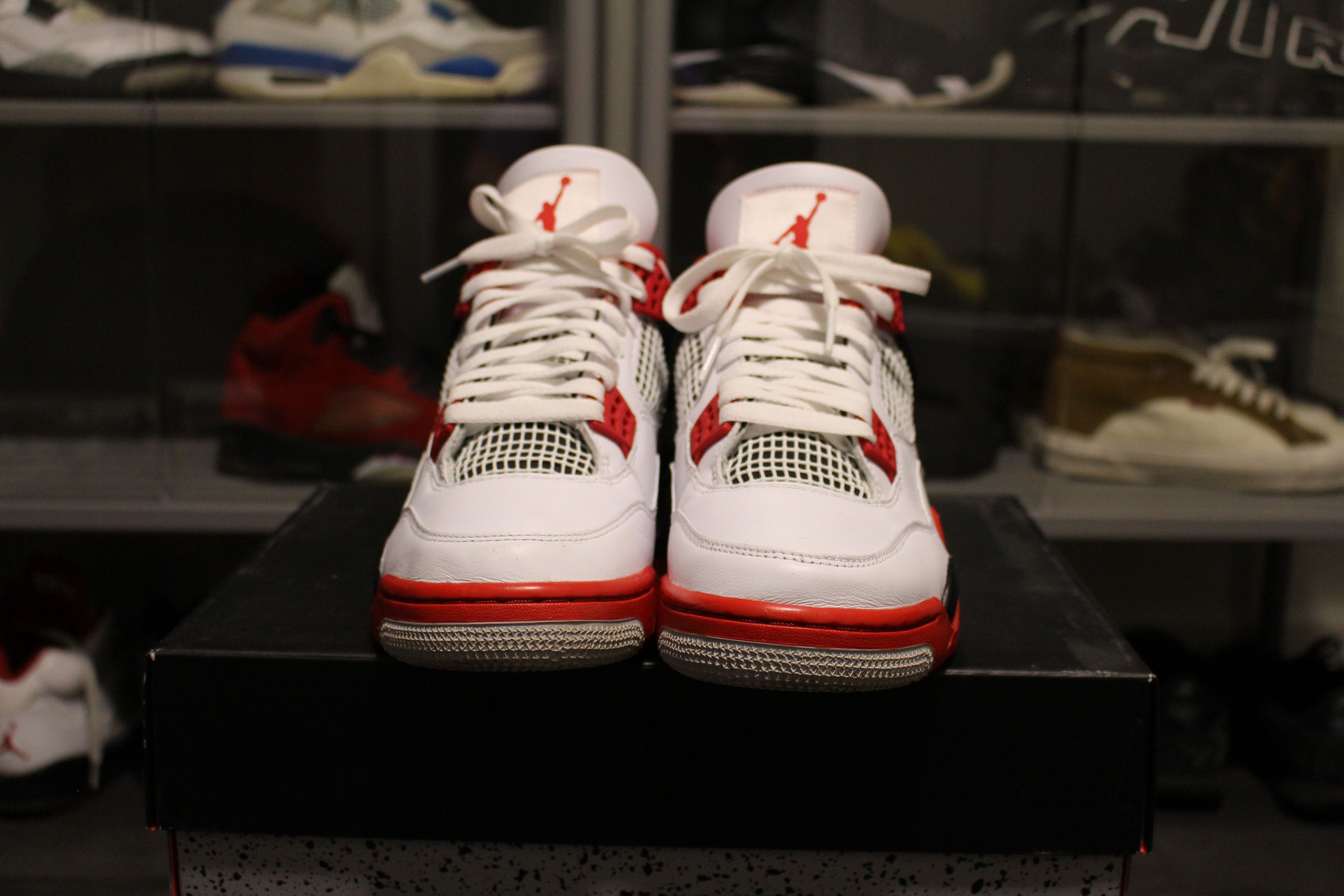 Jordan Brand Jordan 4 Retro OG "Fire Red" Size US 9 / EU 42 - 2 Thumbnail
