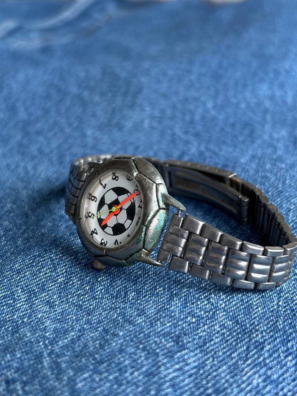 Designer × Japanese Brand × Vintage Football Ball ⚽️ vintage watch Japan mvt 90s bracelet Watches Size ONE SIZE - 2 Thumbnail