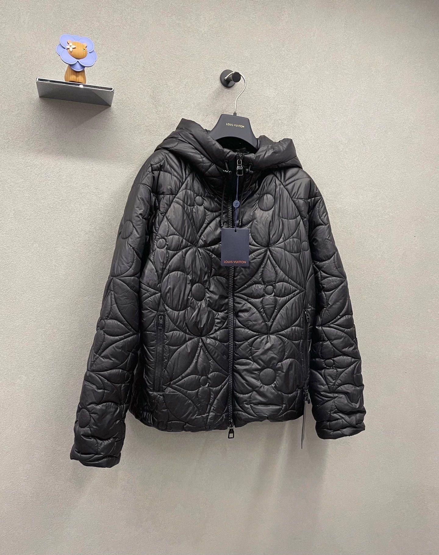 Louis Vuitton luxury black floral quilted down jacket Size US L / EU 52-54 / 3 - 3 Thumbnail
