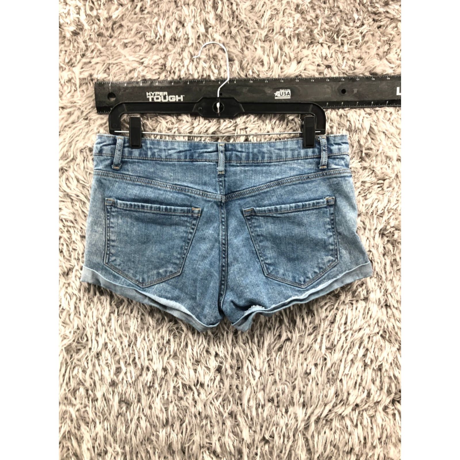 H&M **H&M Blue Denim Boyfriend Shorts Women's Size 6** User: H&M Blue Denim Boyfriend Shorts Women's Size 6 Size 28" / US 6 / IT 42 - 4 Thumbnail