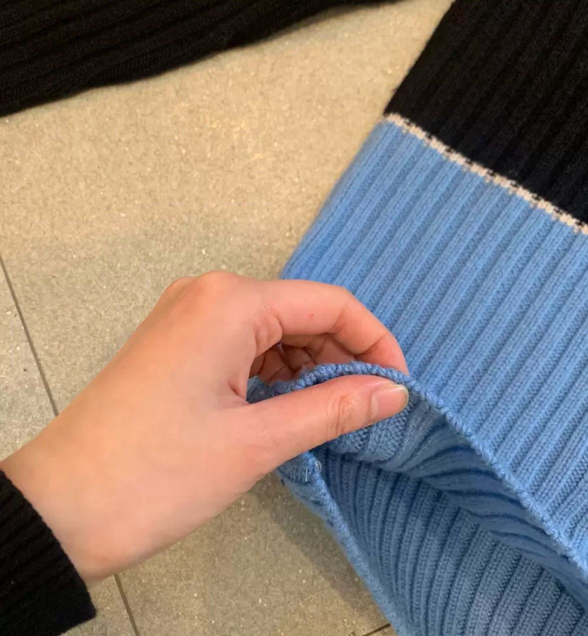 Dries Van Noten Dries van noten Color-matching sweater 2412-Nextarrow Size US S / EU 44-46 / 1 - 6 Thumbnail