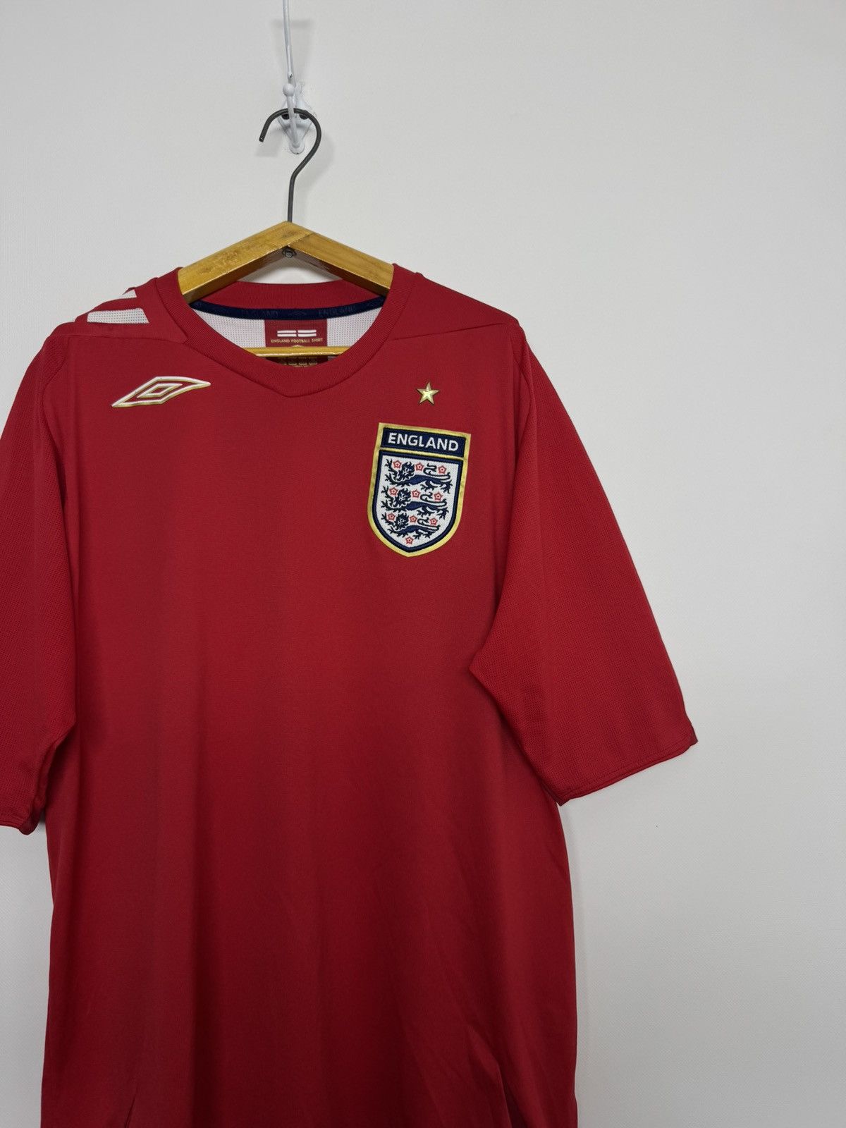 Umbro 2006 2008 England National Umbro Vintage Home Soccer Jersey Size US L / EU 52-54 / 3 - 5 Thumbnail