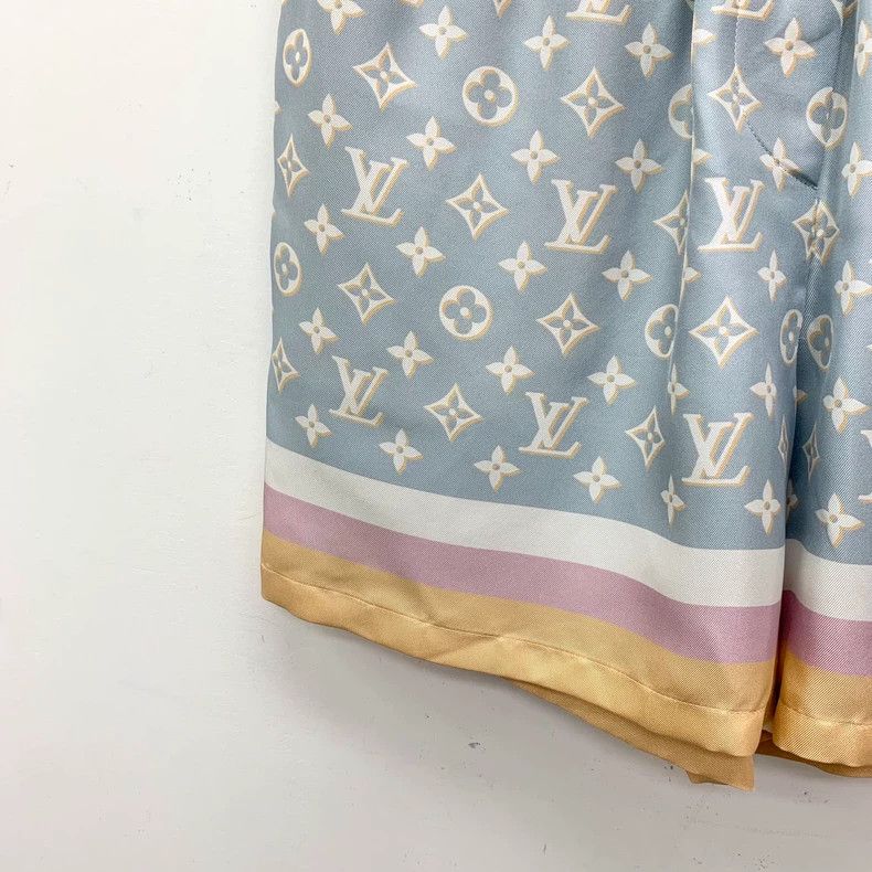 Louis Vuitton Louis Vuitton 23 light blue logo printed mulberry silk cas Size 33" - 4 Thumbnail