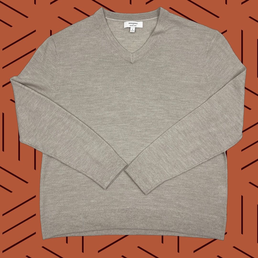 Banana Republic Banana Republic Sweater Mens L Sand Brown Merino Wool V-Neck Pullover Academia Size US L / EU 52-54 / 3 - 1 Thumbnail