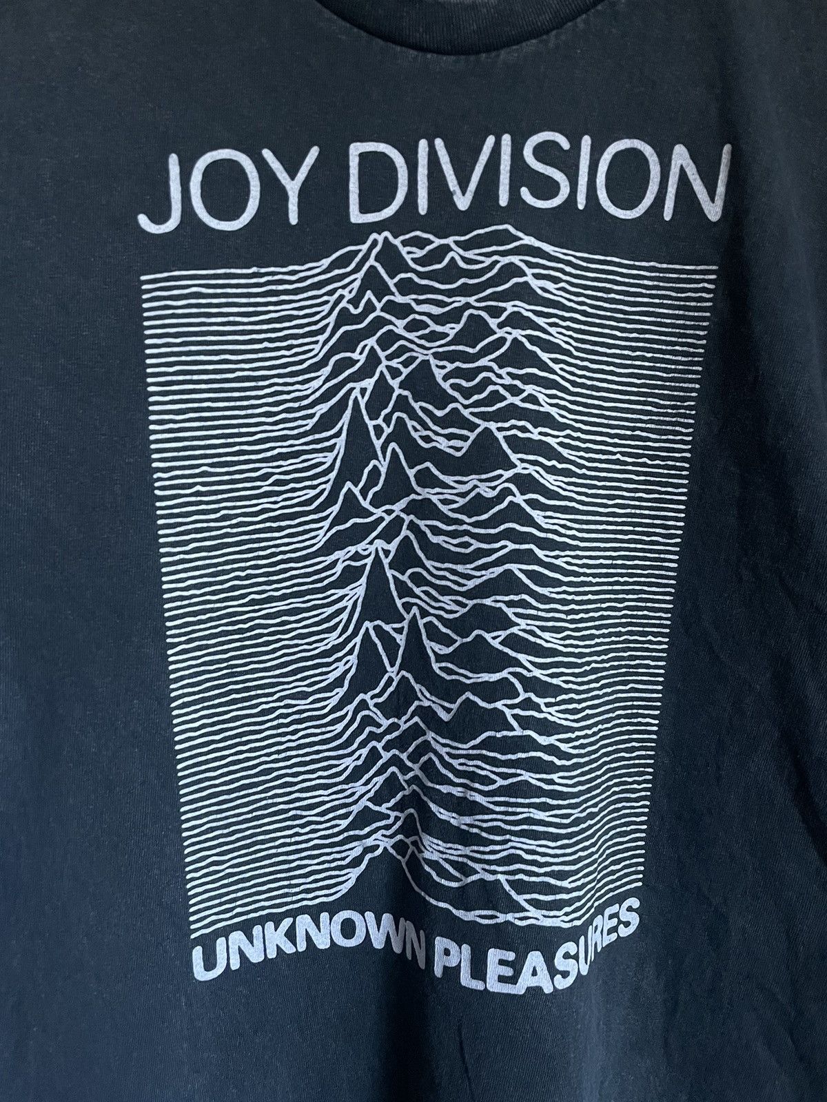 Band Tees VINTAGE FADED JOY DIVISION UNKNOWN PLEASURES AOP TEE Y2k Size US M / EU 48-50 / 2 - 4 Thumbnail